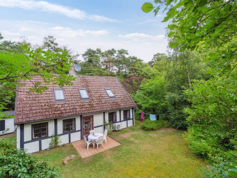 Vakantiehuis met open haard aan zee in Hasle in Hasle