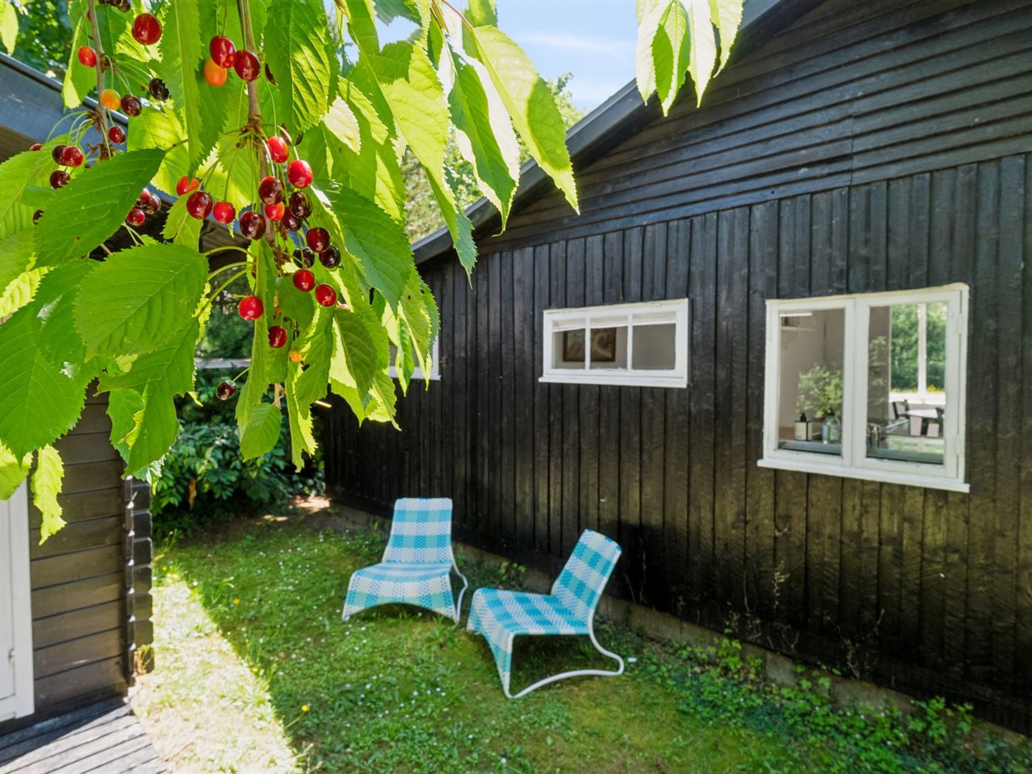"Krister" - 900m from the sea-Draußen