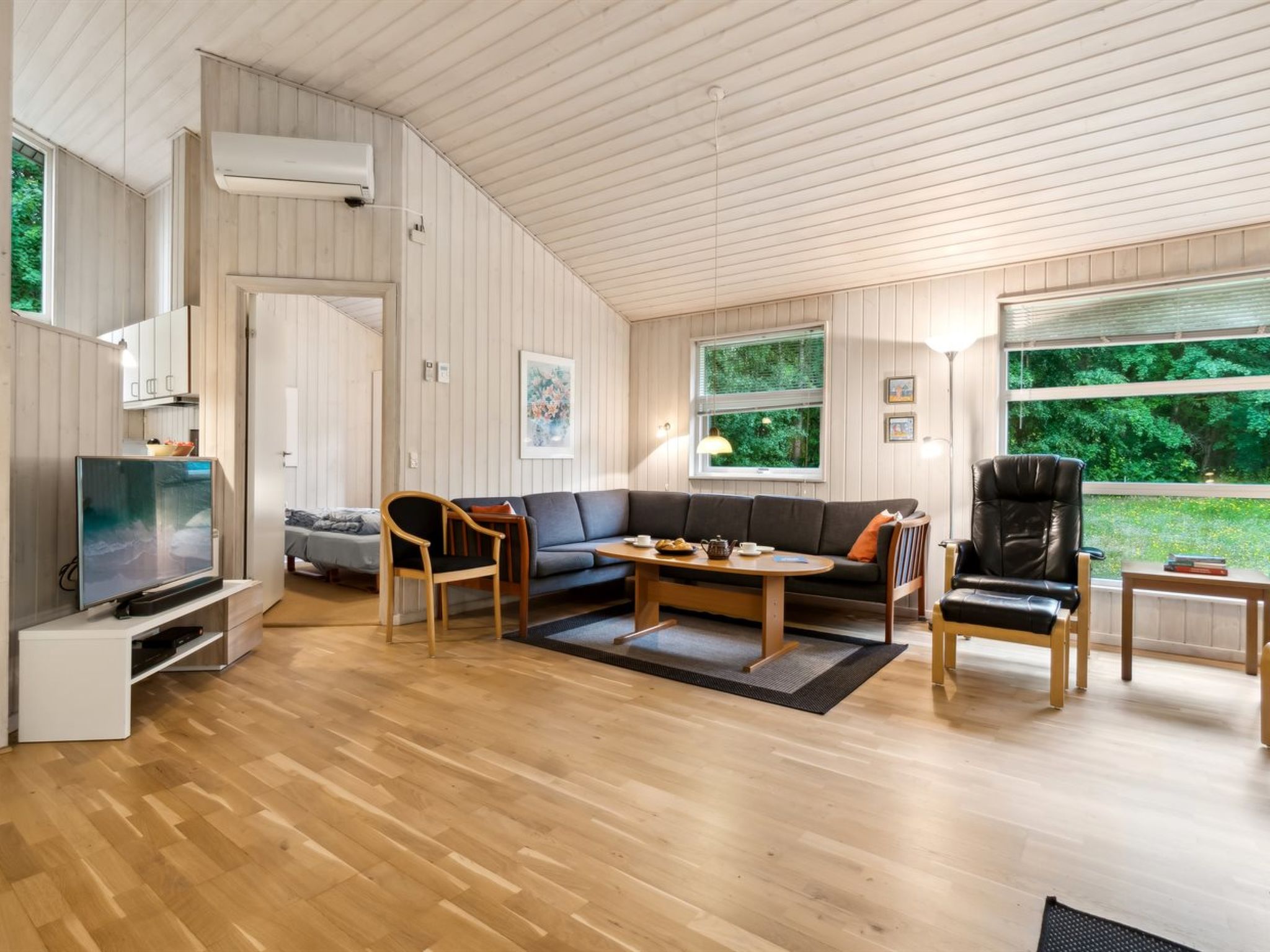 "Emmie" - 1.2km from the sea-Binnen