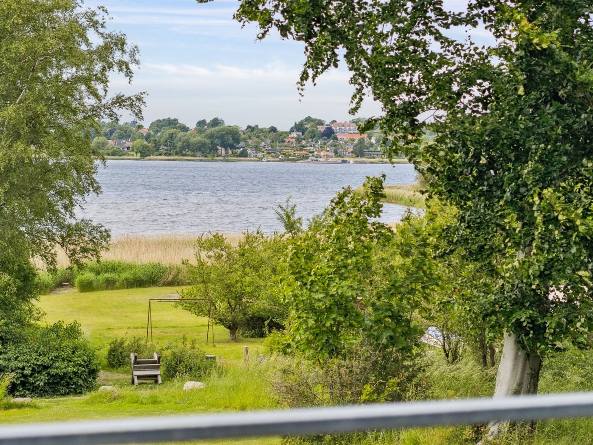 "Harka" - 100m to the fjord-Buiten