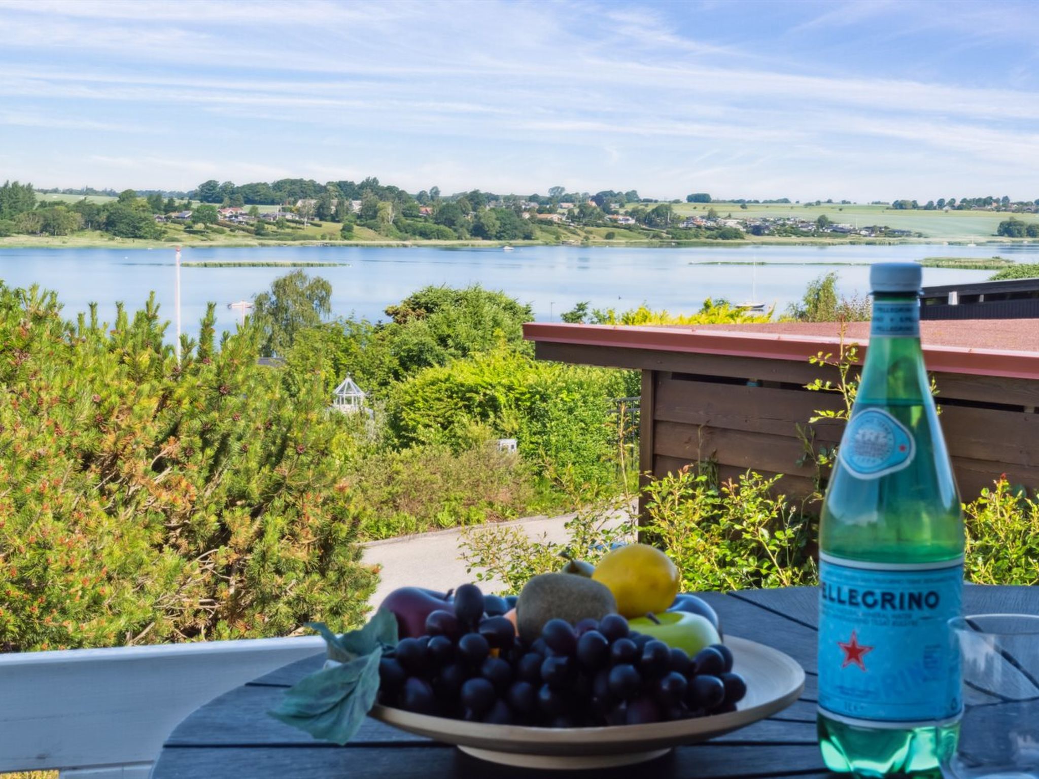 "Eleana" - 300m to the fjord - Buiten