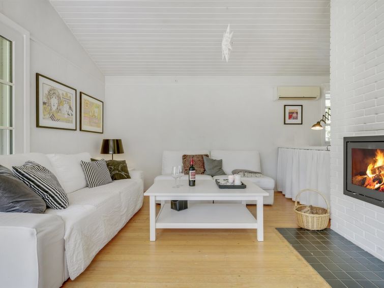 Search and Stay destination Skibby, Denmark from AU$ 270. "Tobrjön" - 200m to the inlet in Sealand