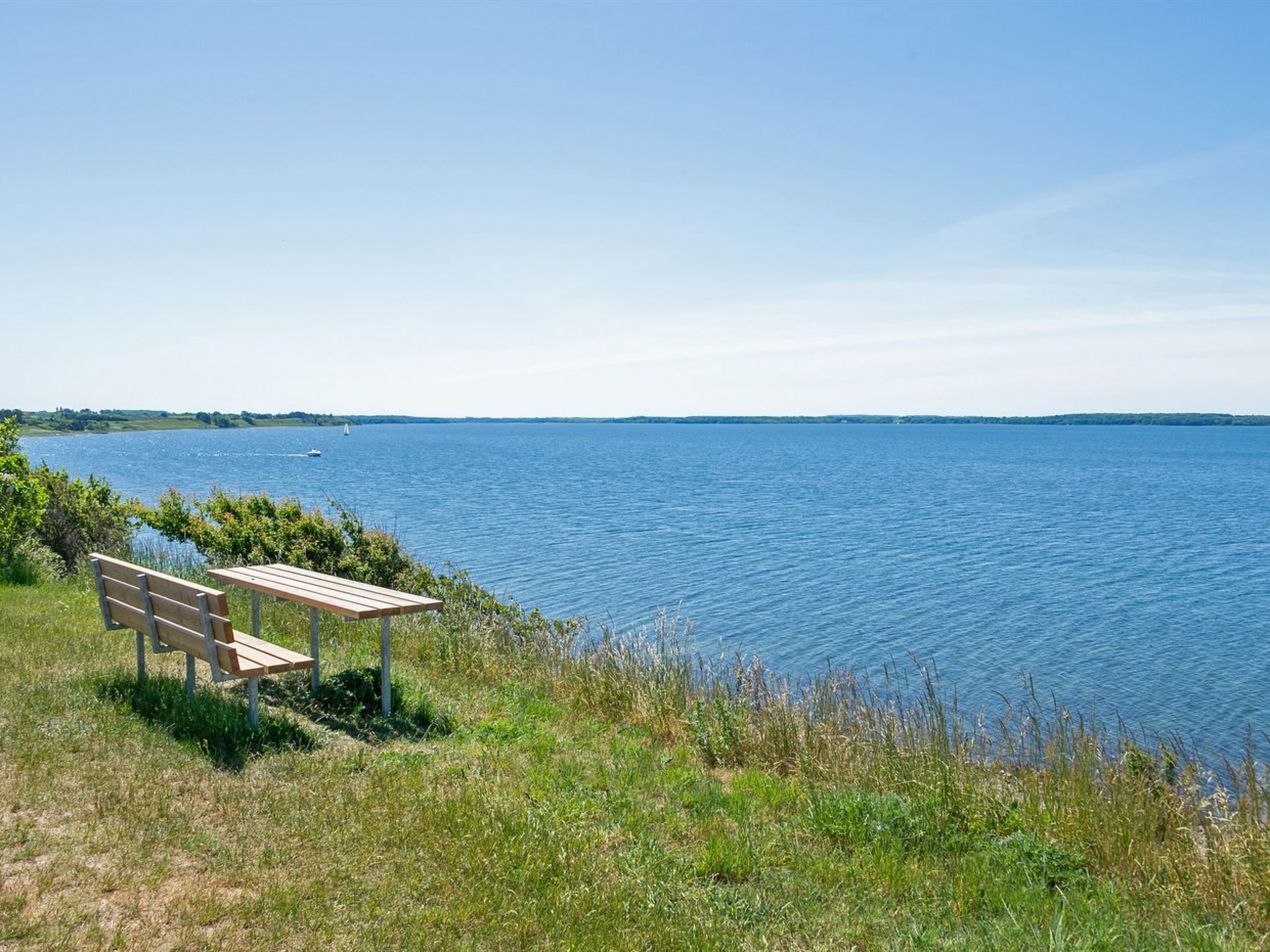 "Tobrjön" - 200m to the fjord-Buiten