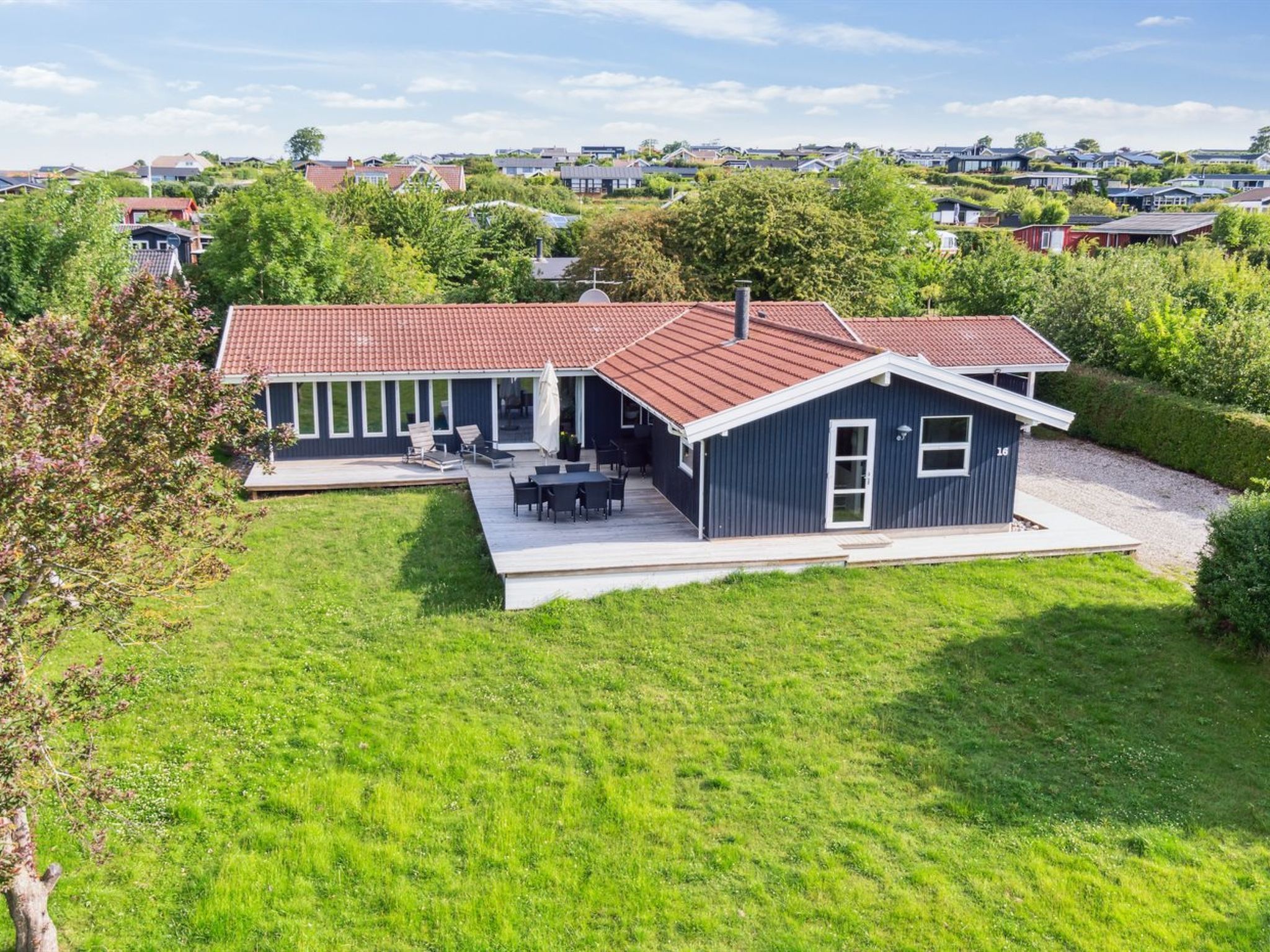 "Isto" - 250m from the sea