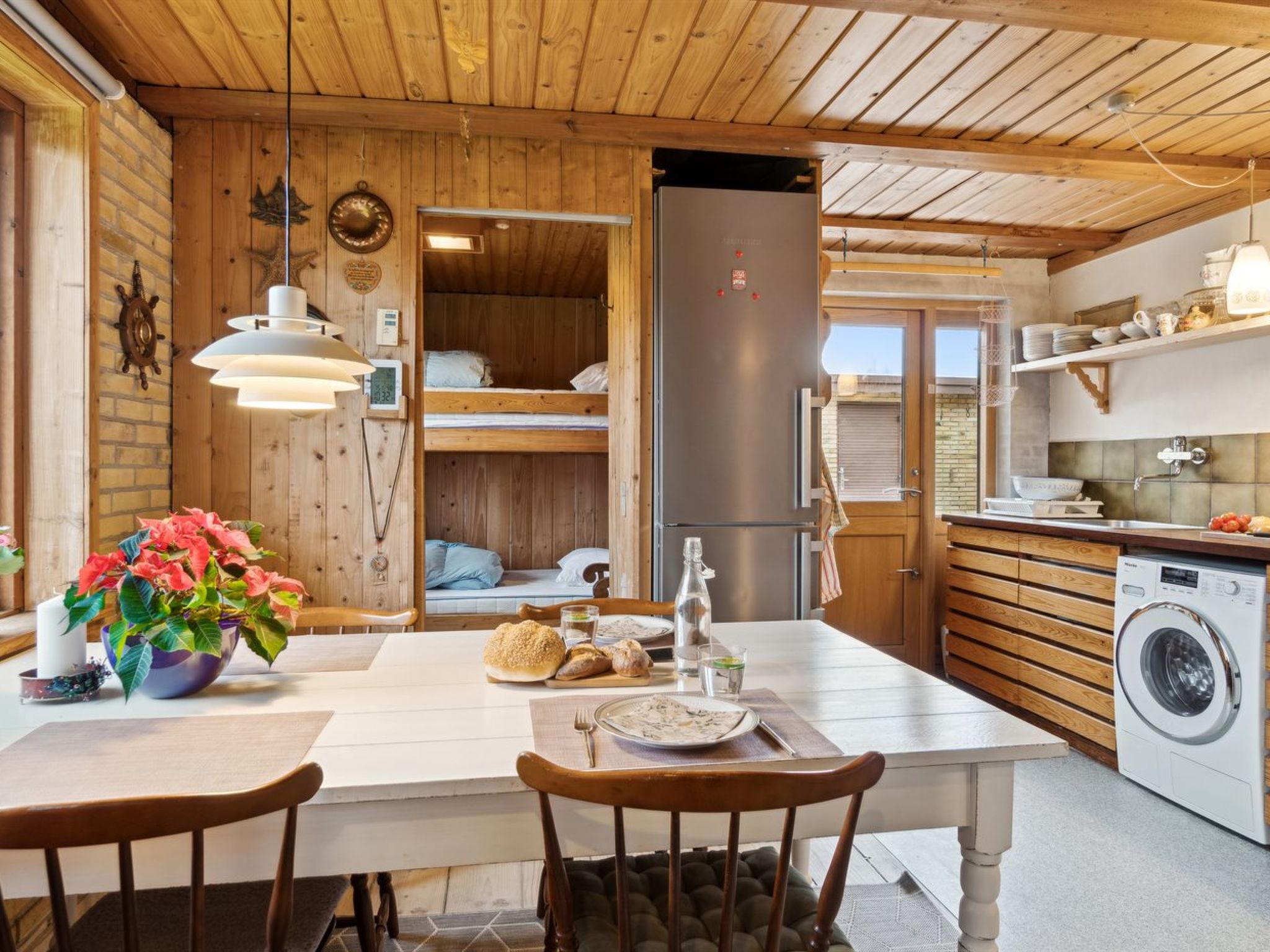 "Svanborg" - 40m from the sea - Drinnen