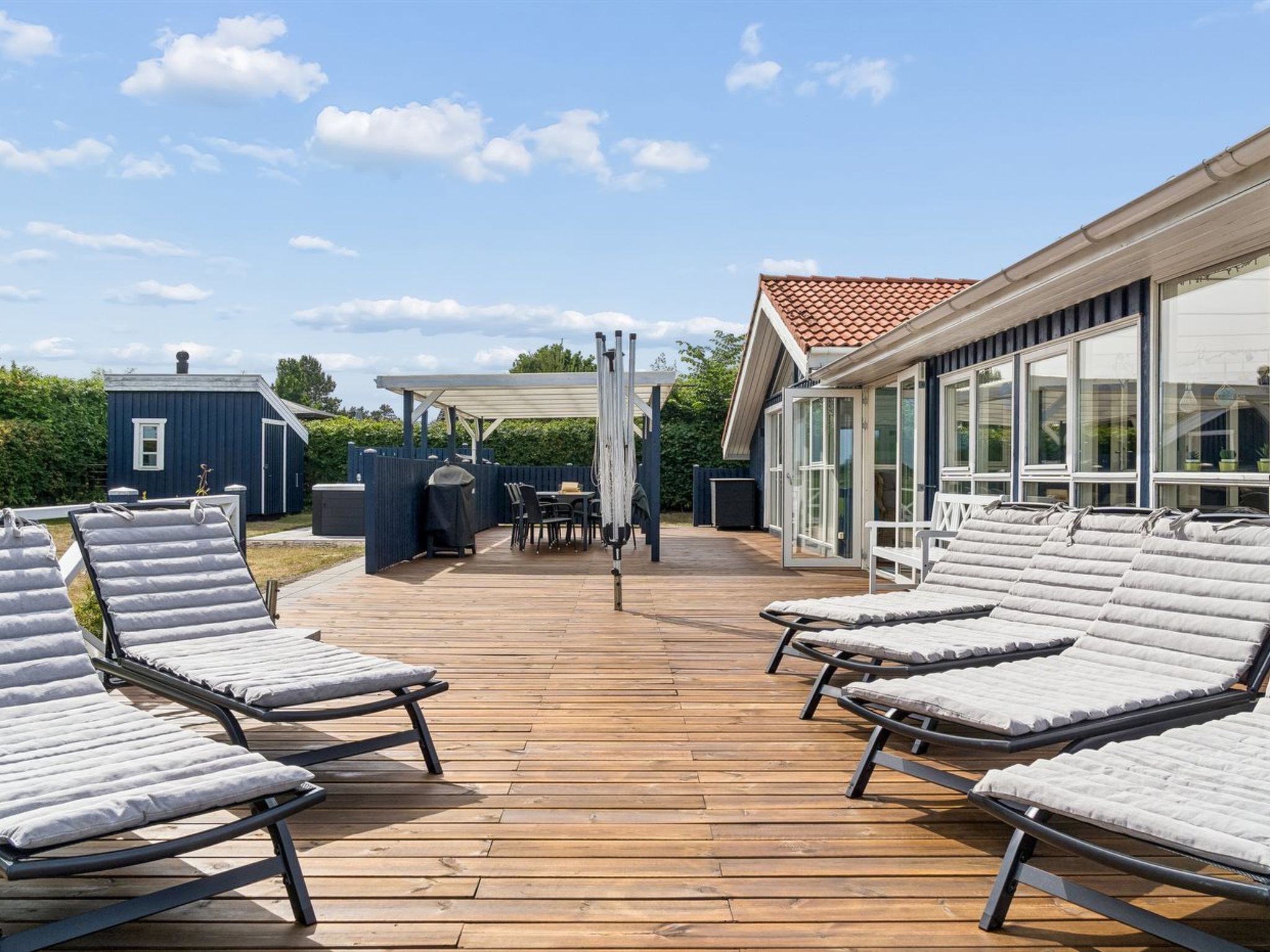 "Saku" - 375m from the sea - Buiten