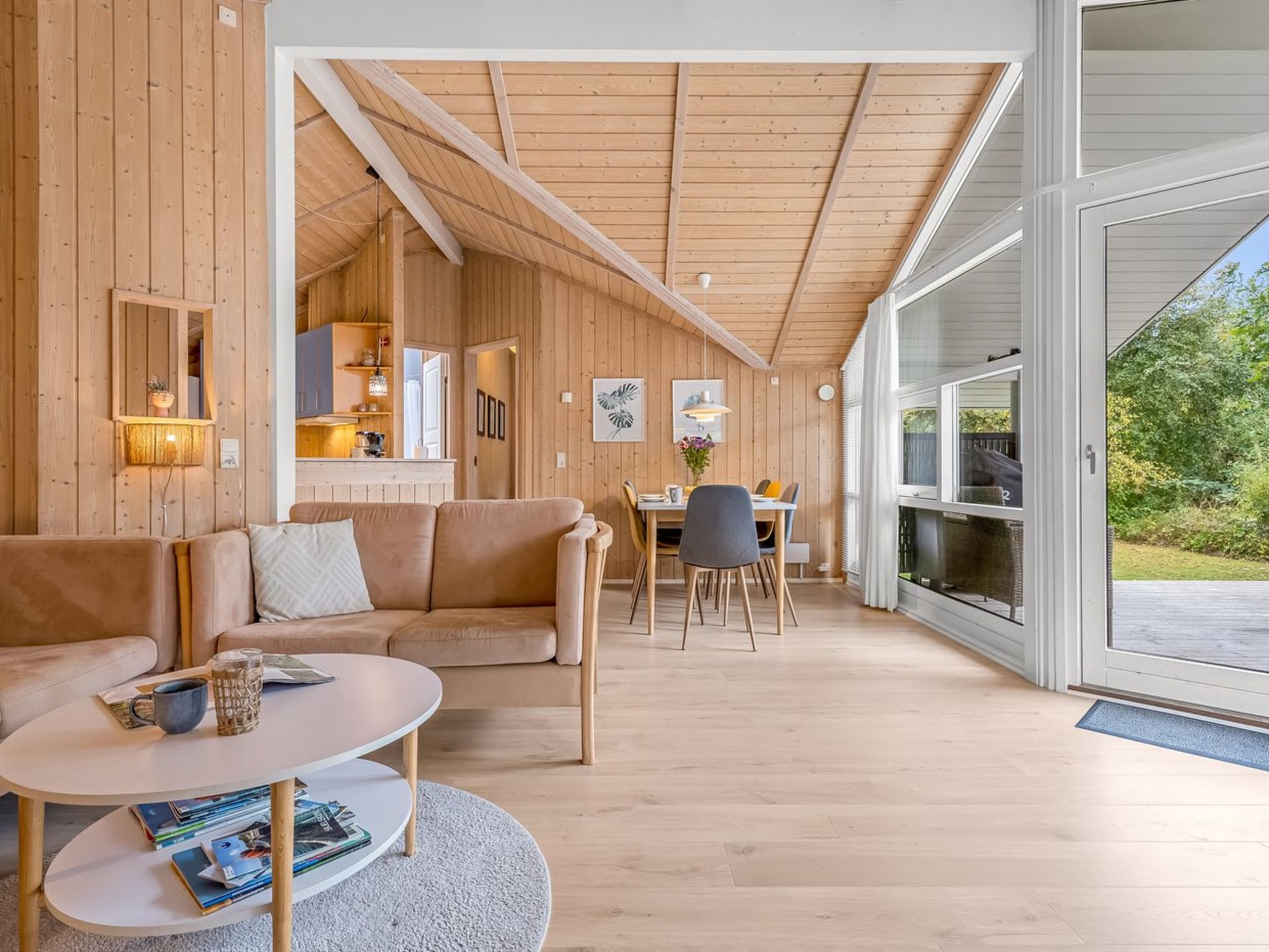 "Vilmar" - 250m from the sea - Binnen