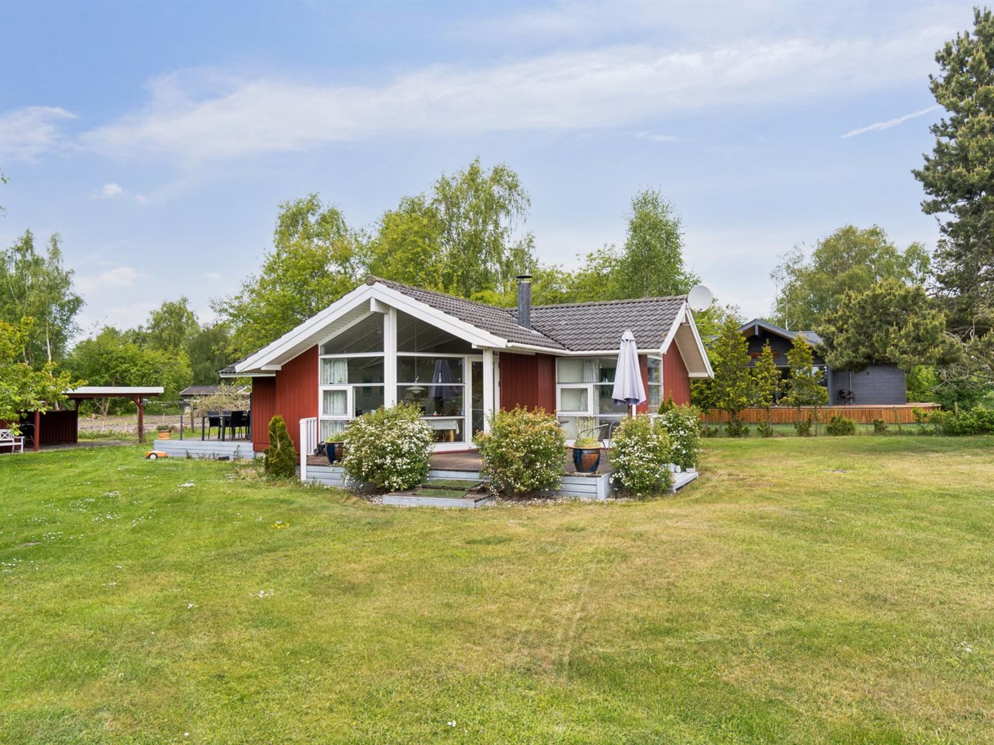 "Hjalmine" - 225m from the sea