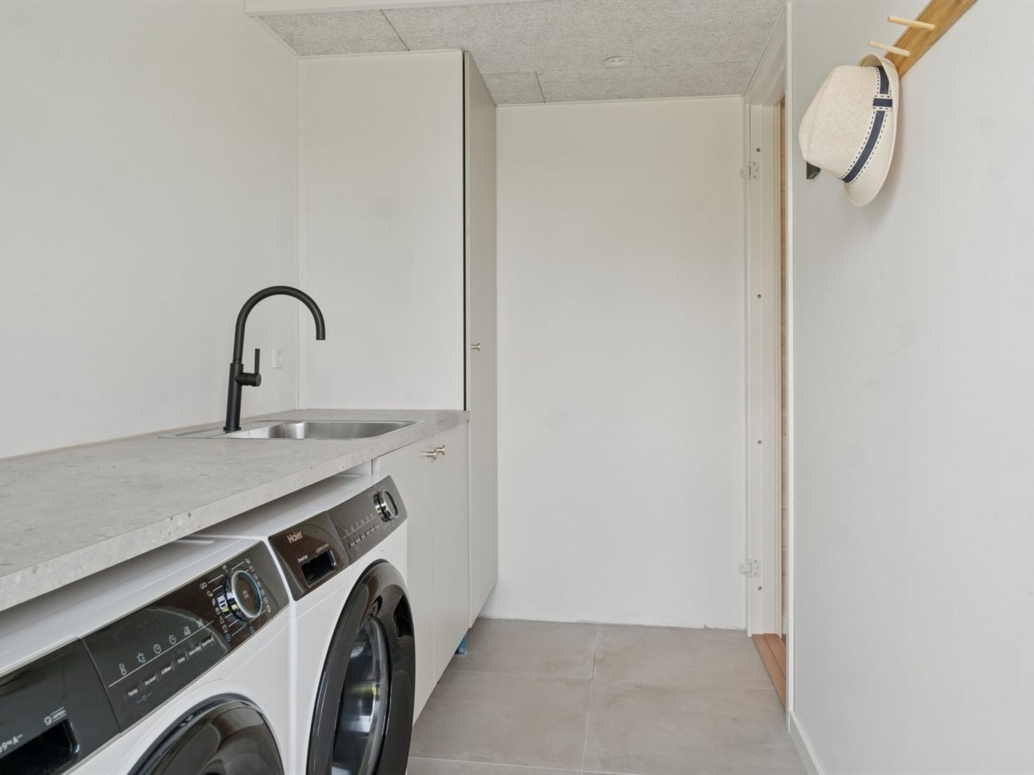 "Herulf" - 450m from the sea-Binnen