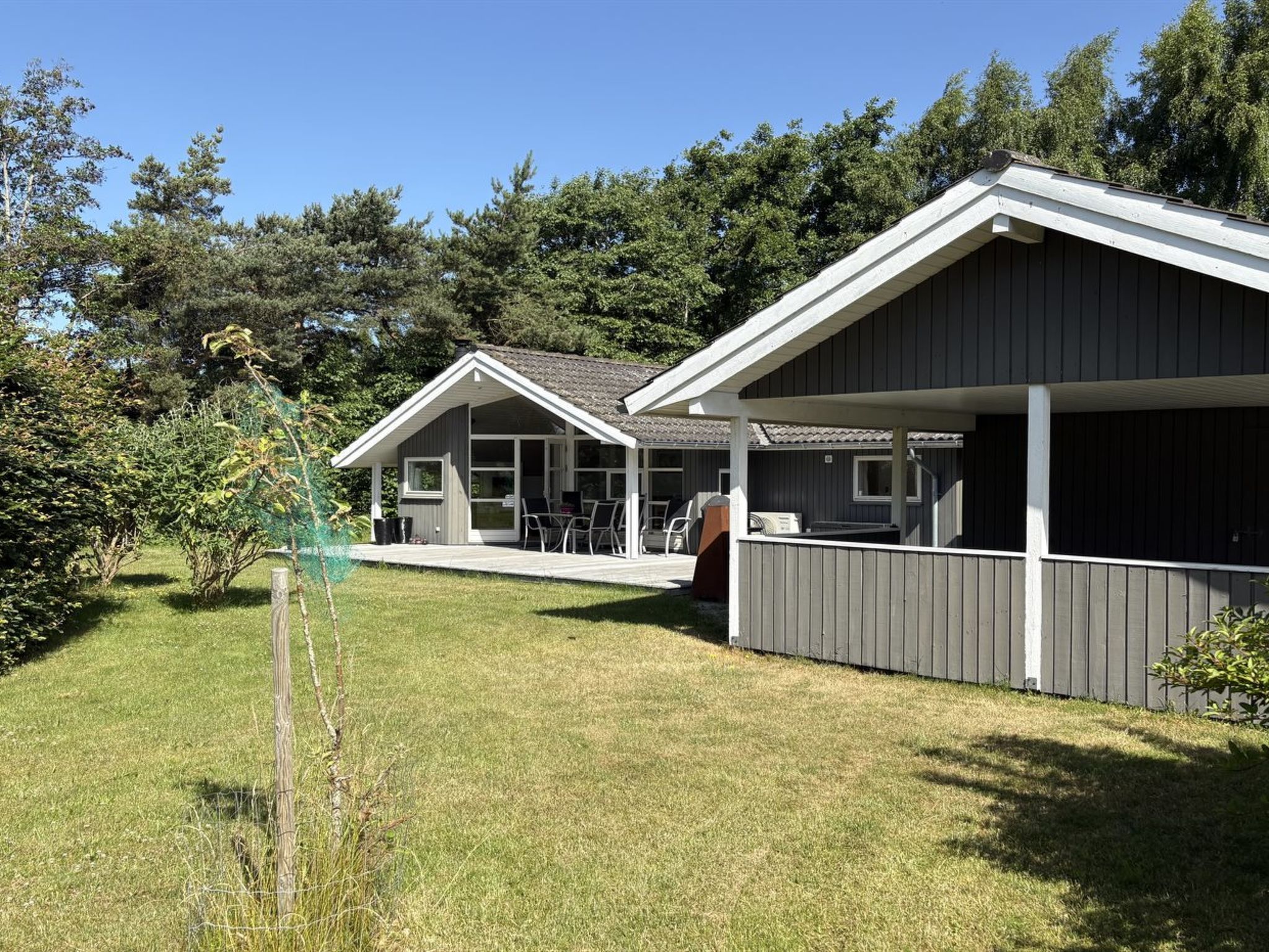 "Veljan" - 300m from the sea - Buiten