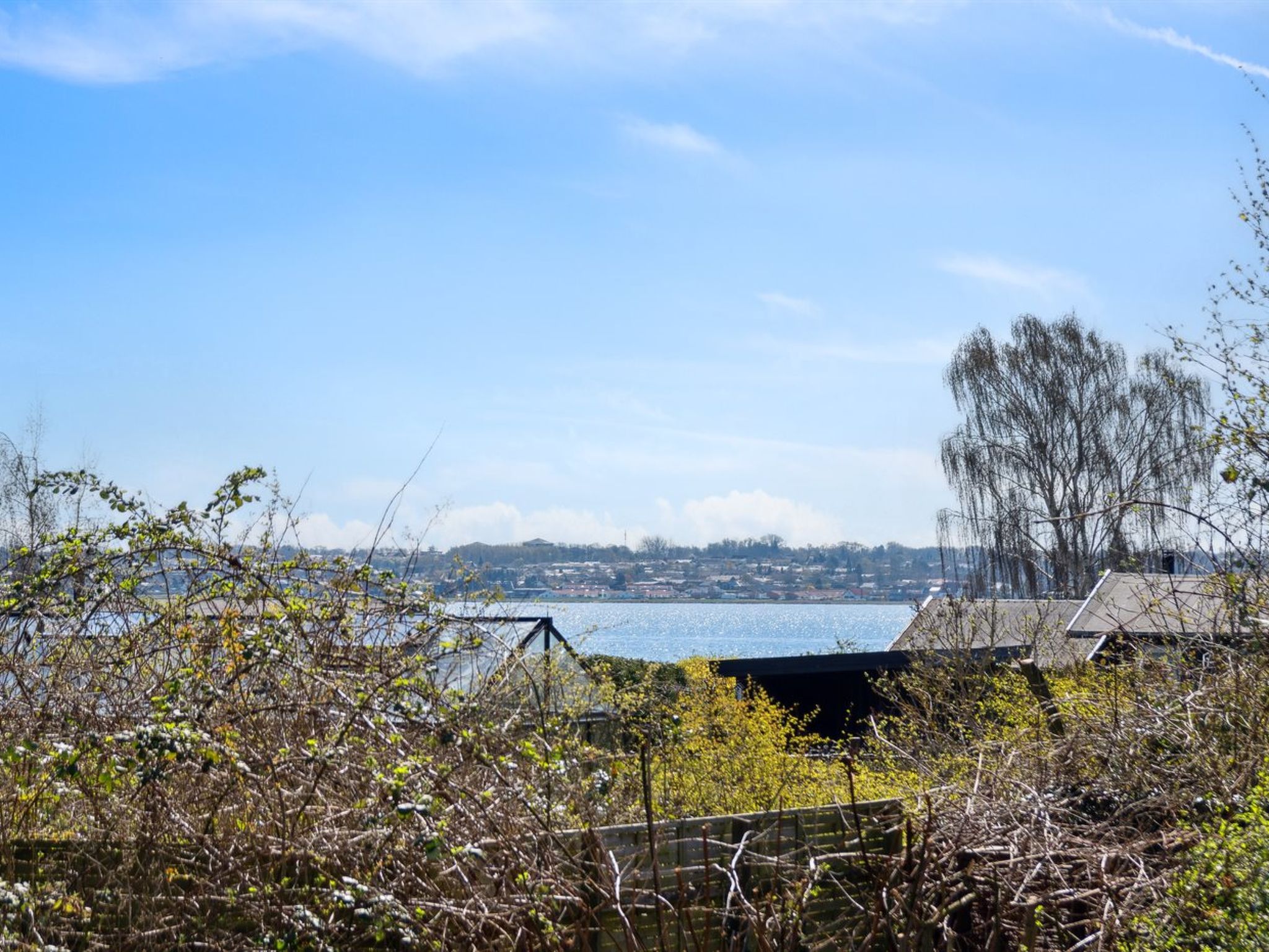 "Lauren" - 200m to the fjord-Buiten