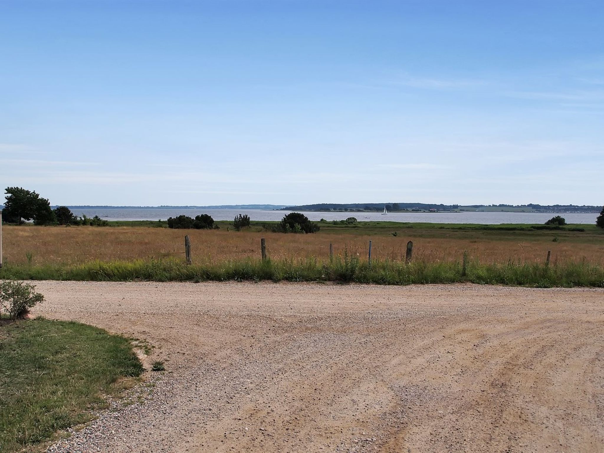 "Jeip" - 400m to the fjord - Buiten