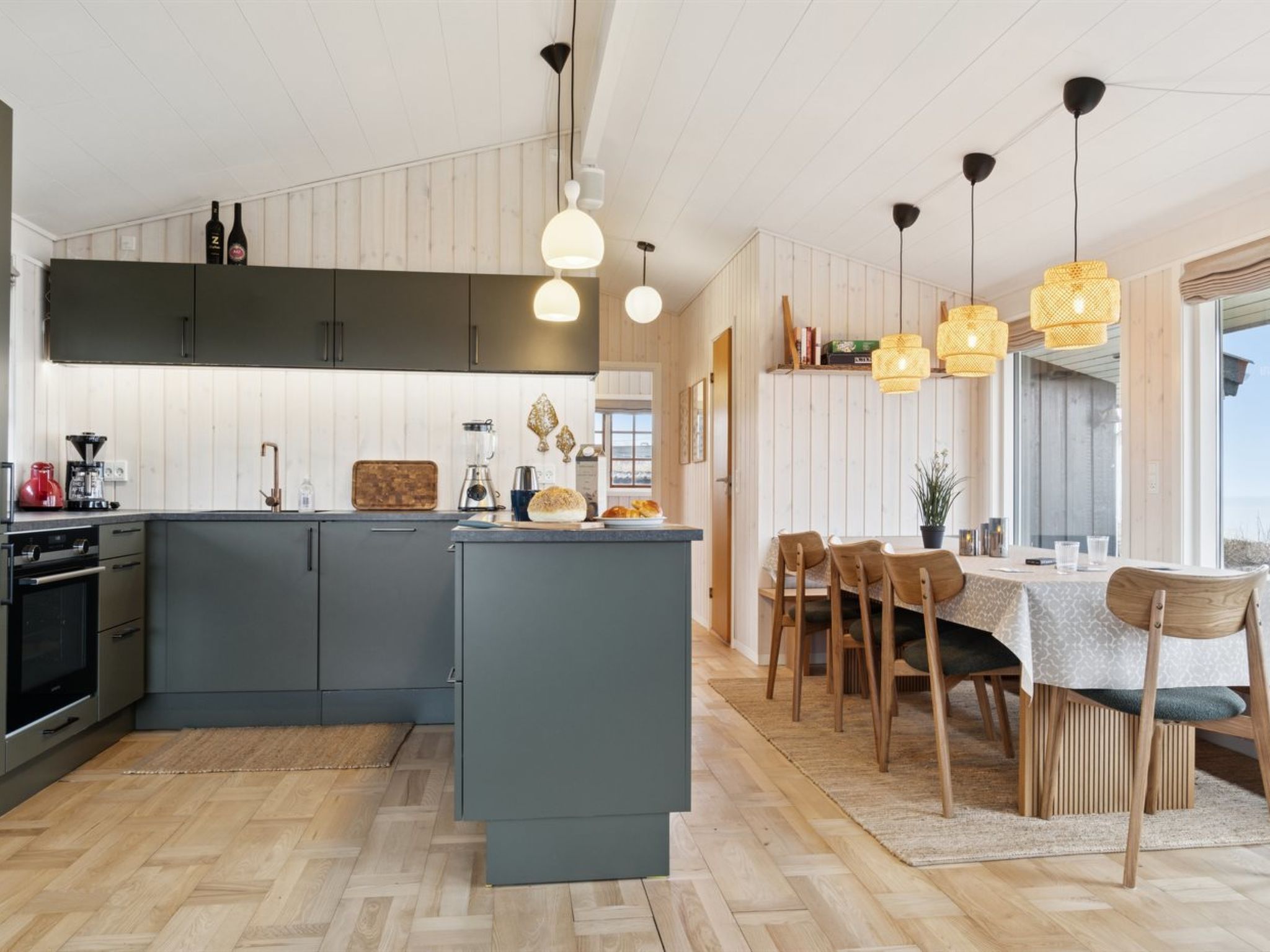 "Titta" - 10m to the fjord - Binnen