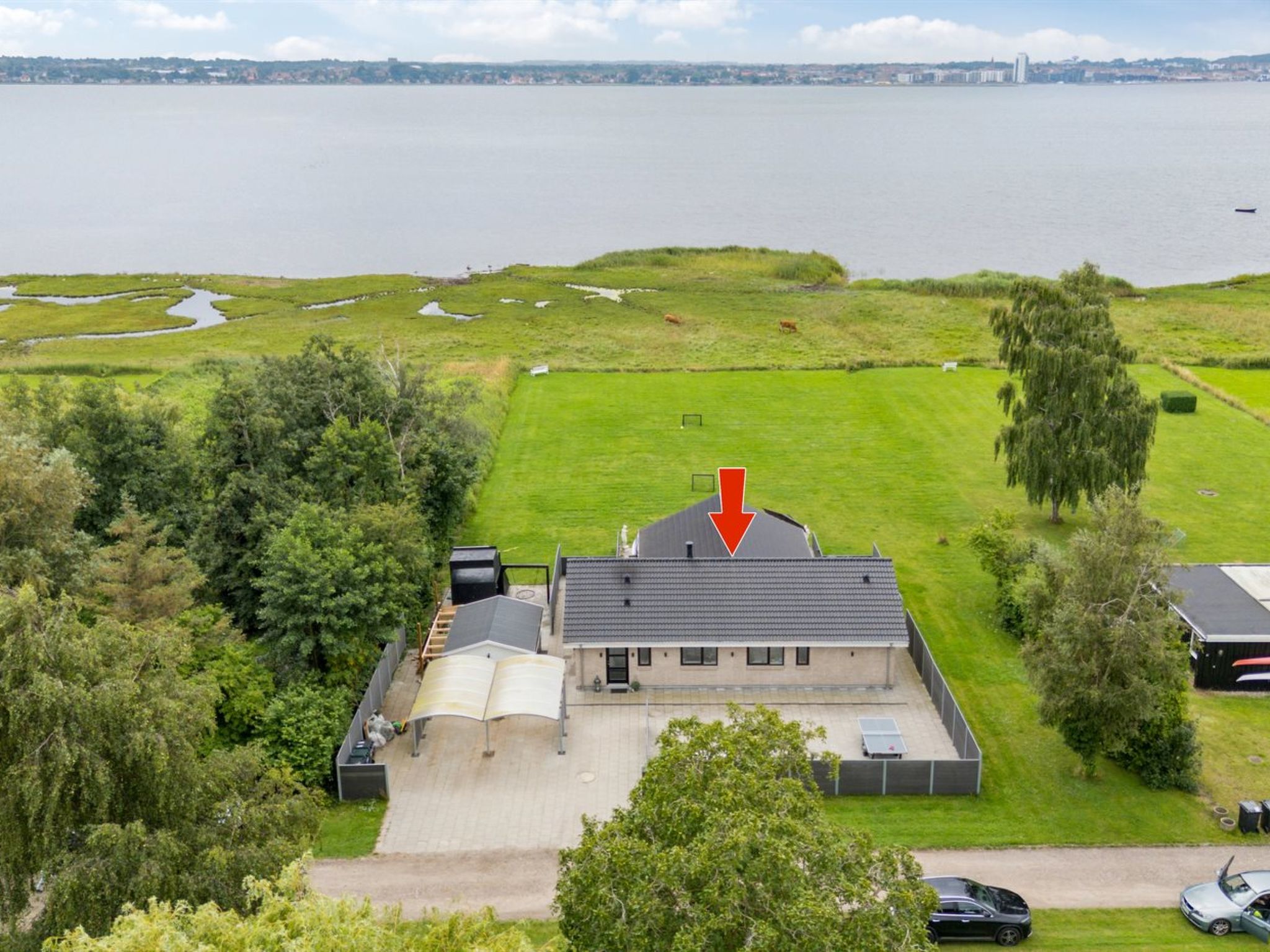 "Thyra" - 50m to the fjord-Outside
