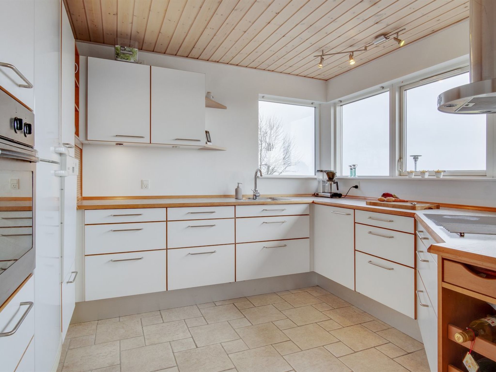 "Sahid" - 20m from the sea-Inside