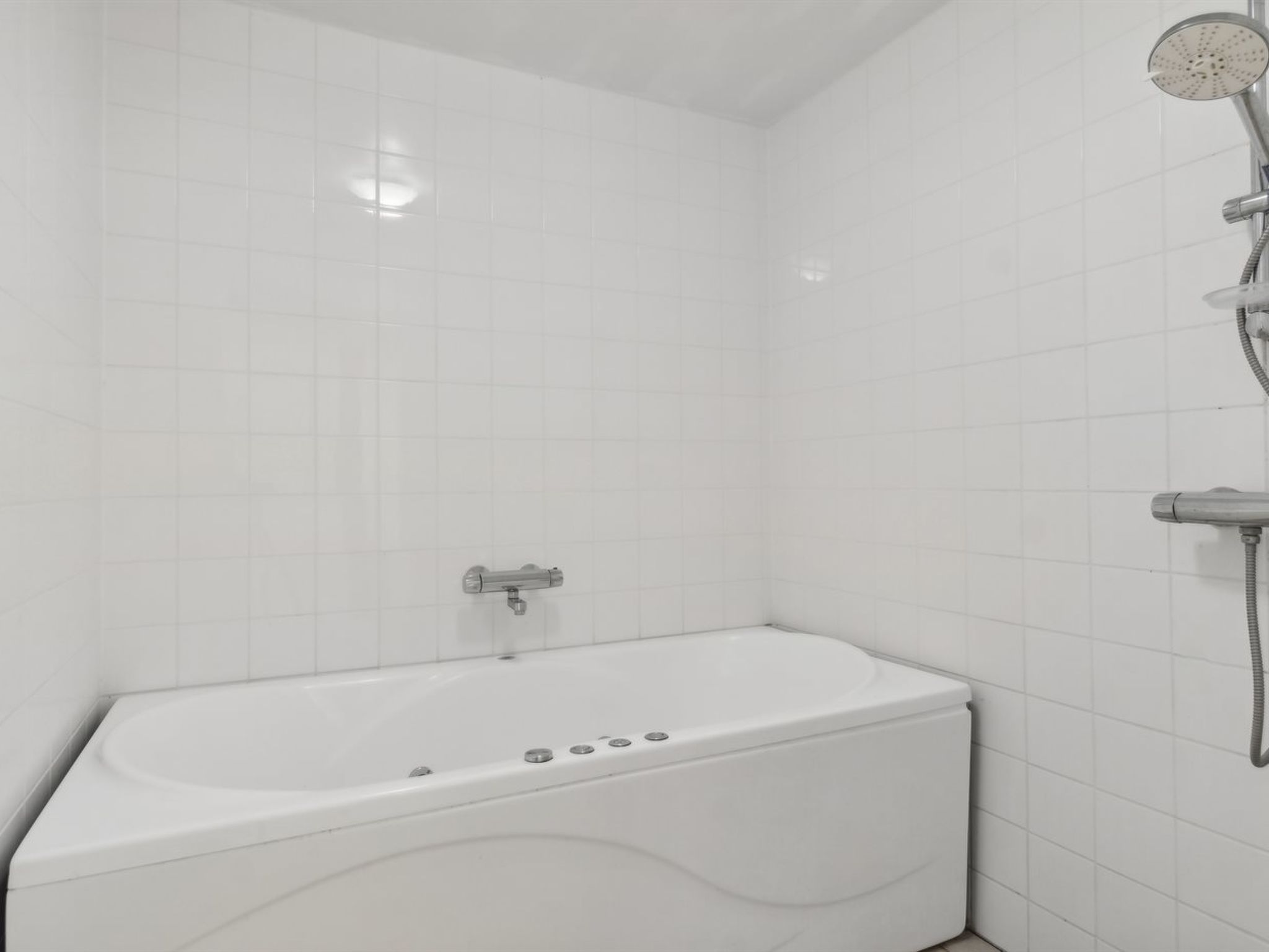 "Galia" - 2km from the sea-Binnen