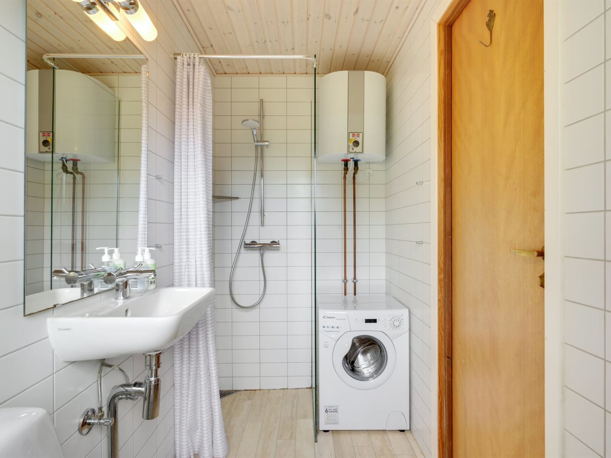 "Jute" - 100m from the sea-Drinnen