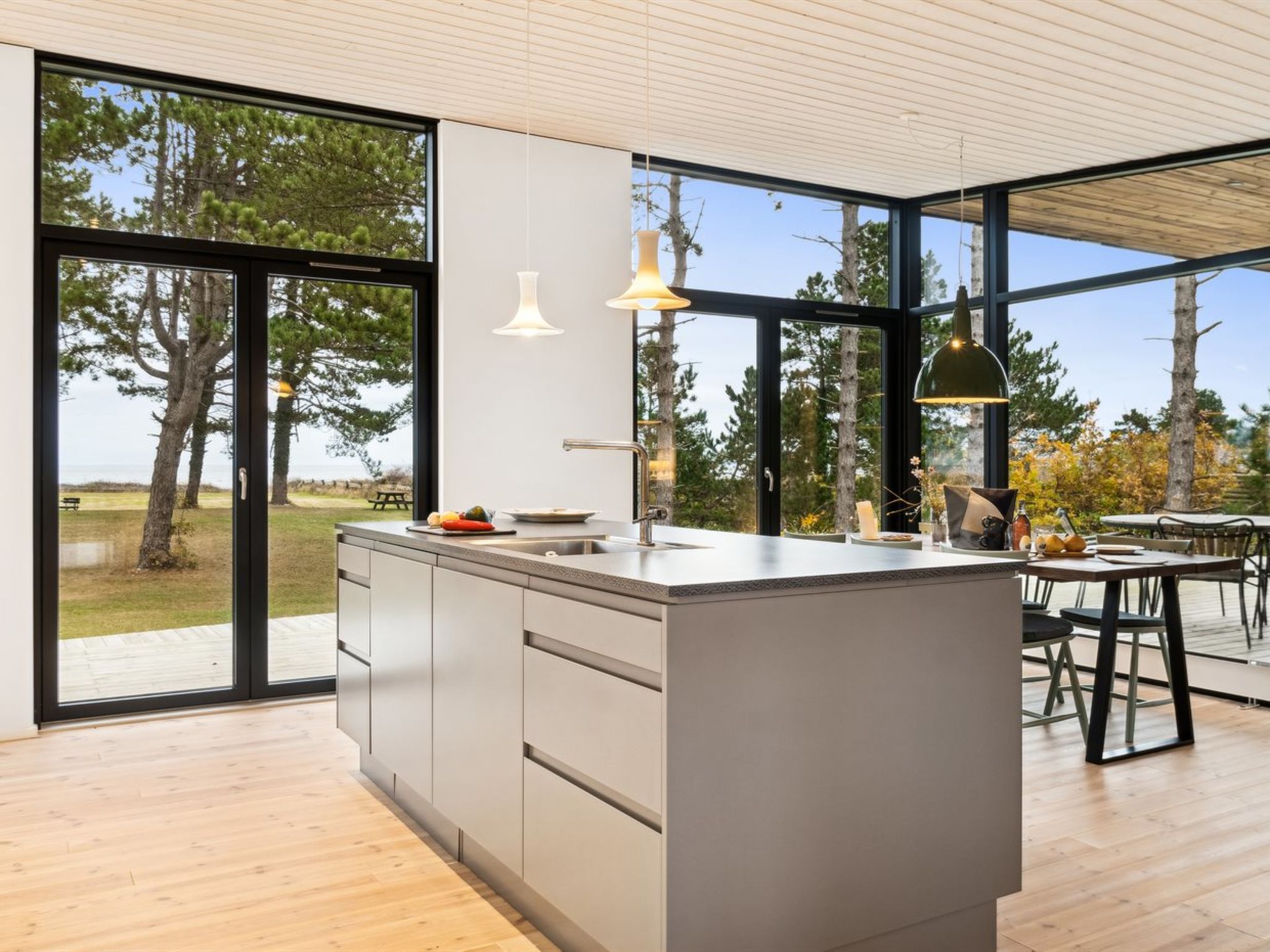 "Herlugh" - 10m from the sea-Binnen