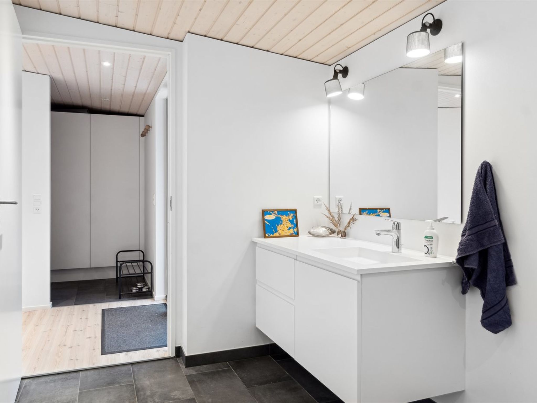 "Herlugh" - 10m from the sea-Binnen