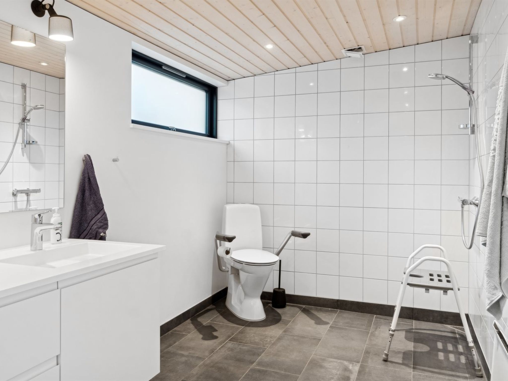 "Herlugh" - 10m from the sea-Binnen