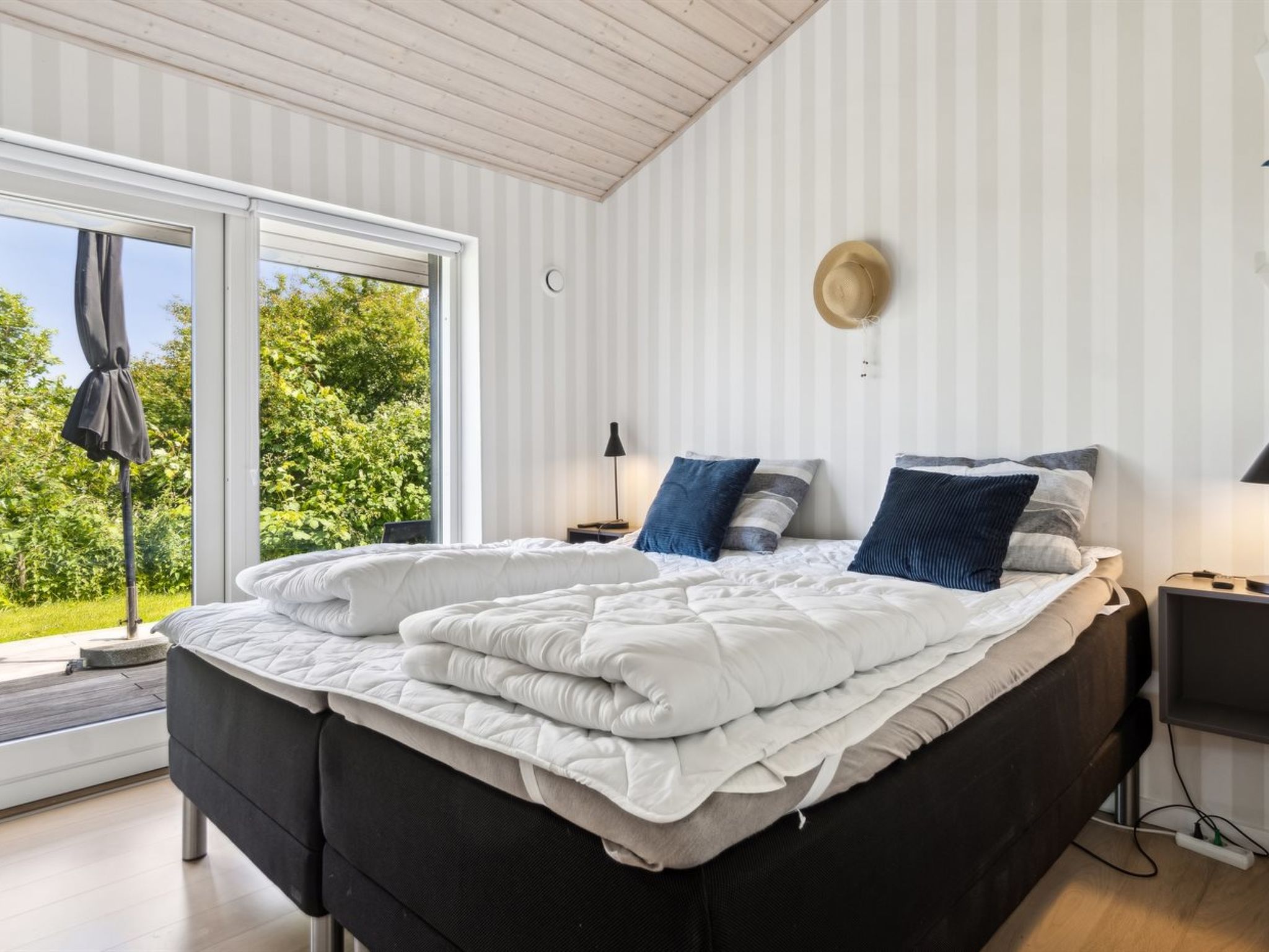 "Tuulikki" - 100m from the sea - Binnen