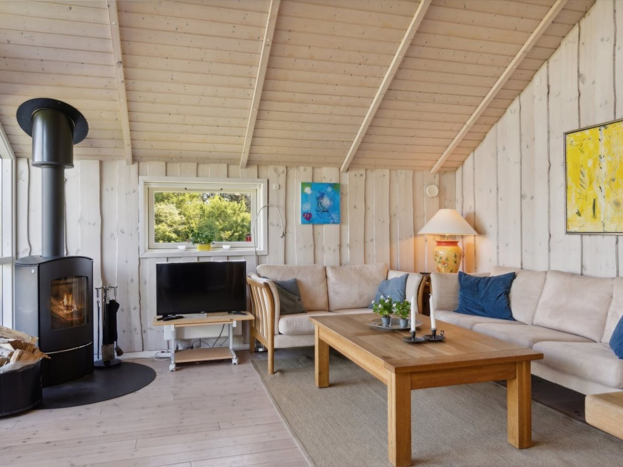 "Sukie" - 100m from the sea - Inside