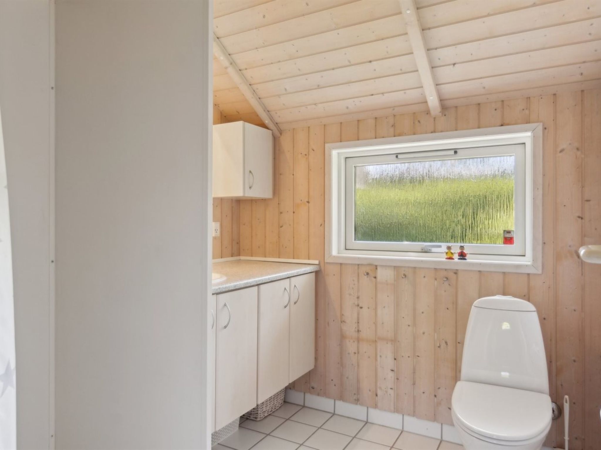 "Sukie" - 100m from the sea - Inside