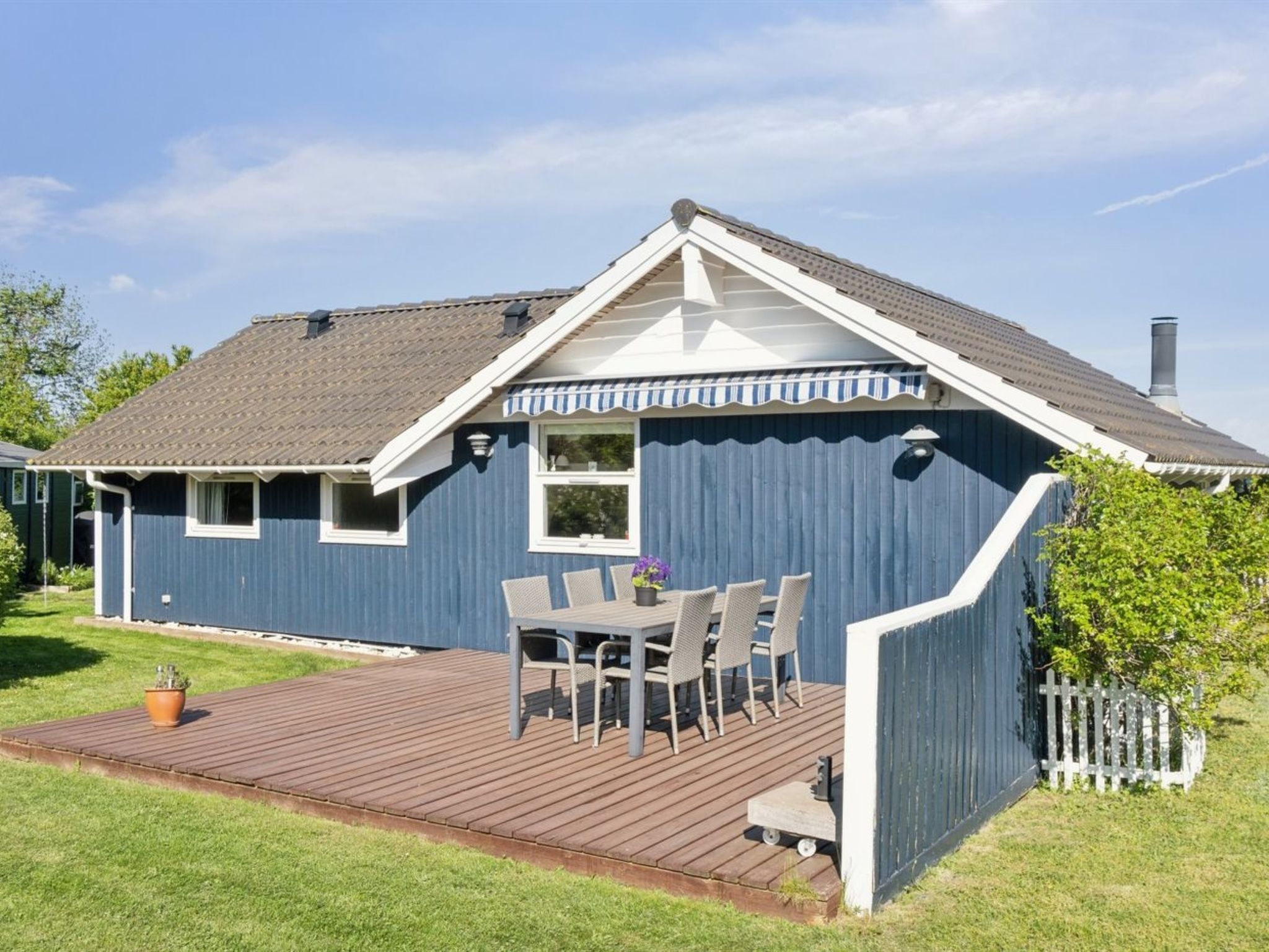 "Sukie" - 100m from the sea — Terrace (3 of 22)