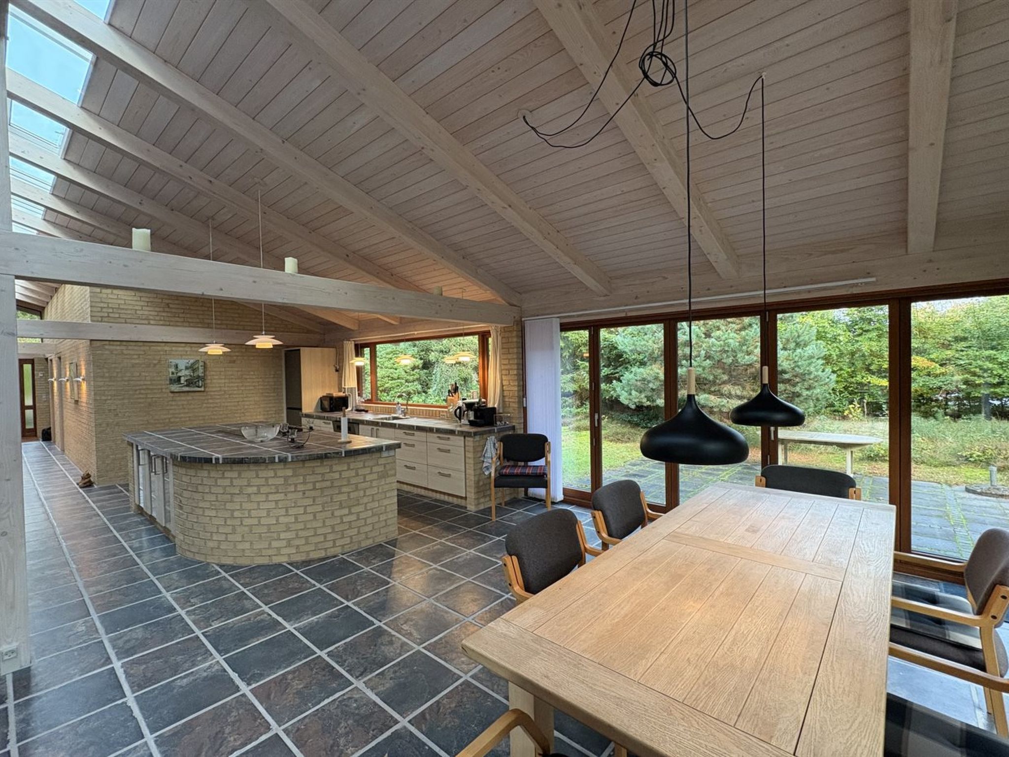 "Jorid" -  from the sea-Binnen