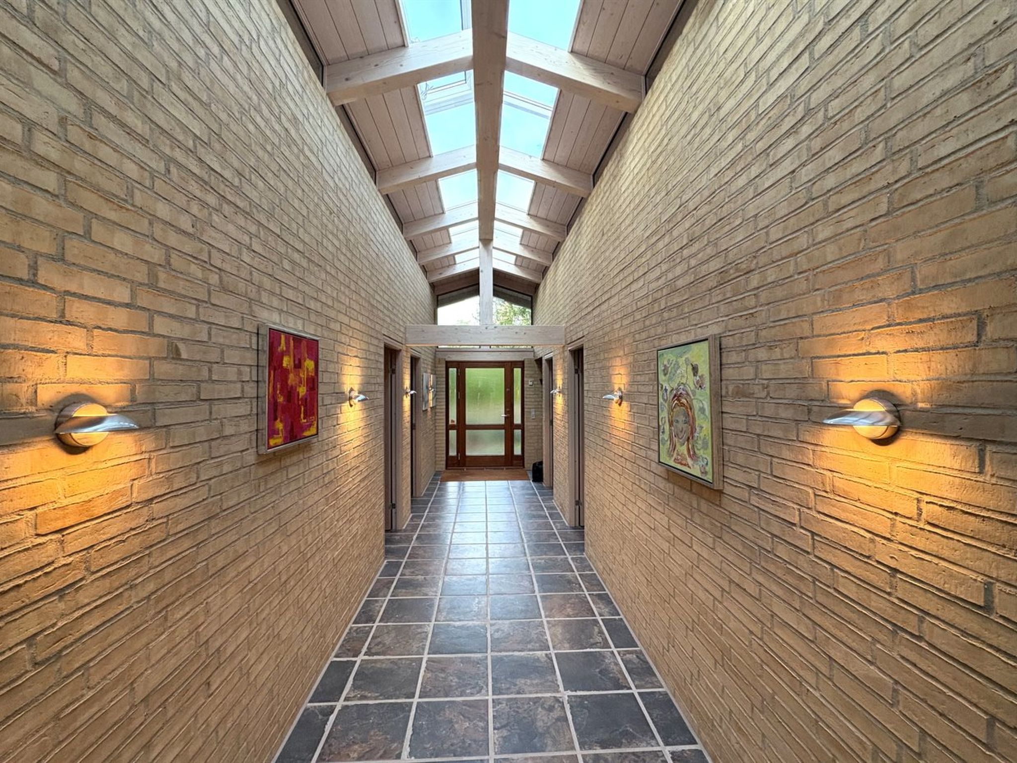 "Jorid" -  from the sea-Binnen