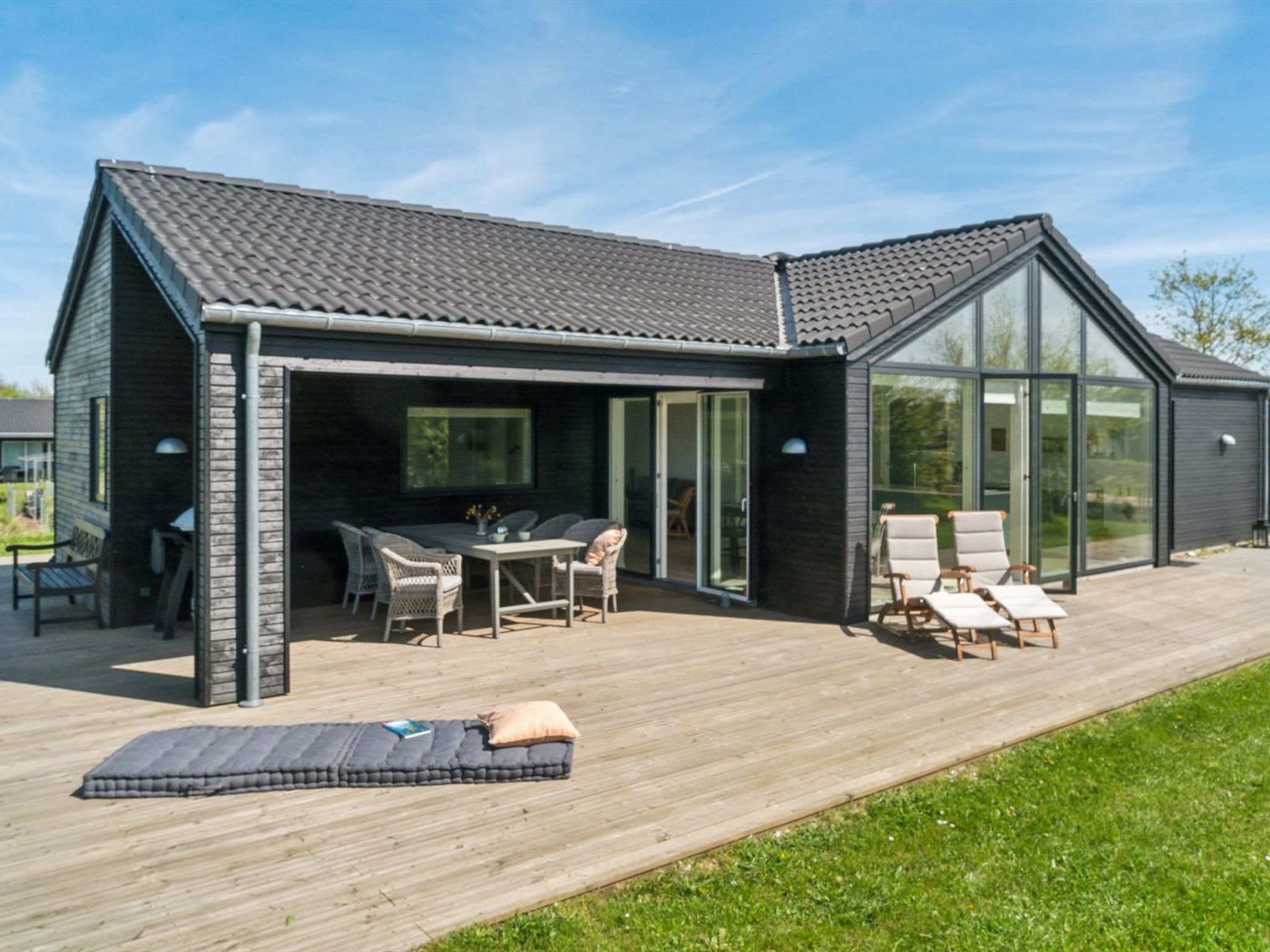 "Gregor" - 300m from the sea