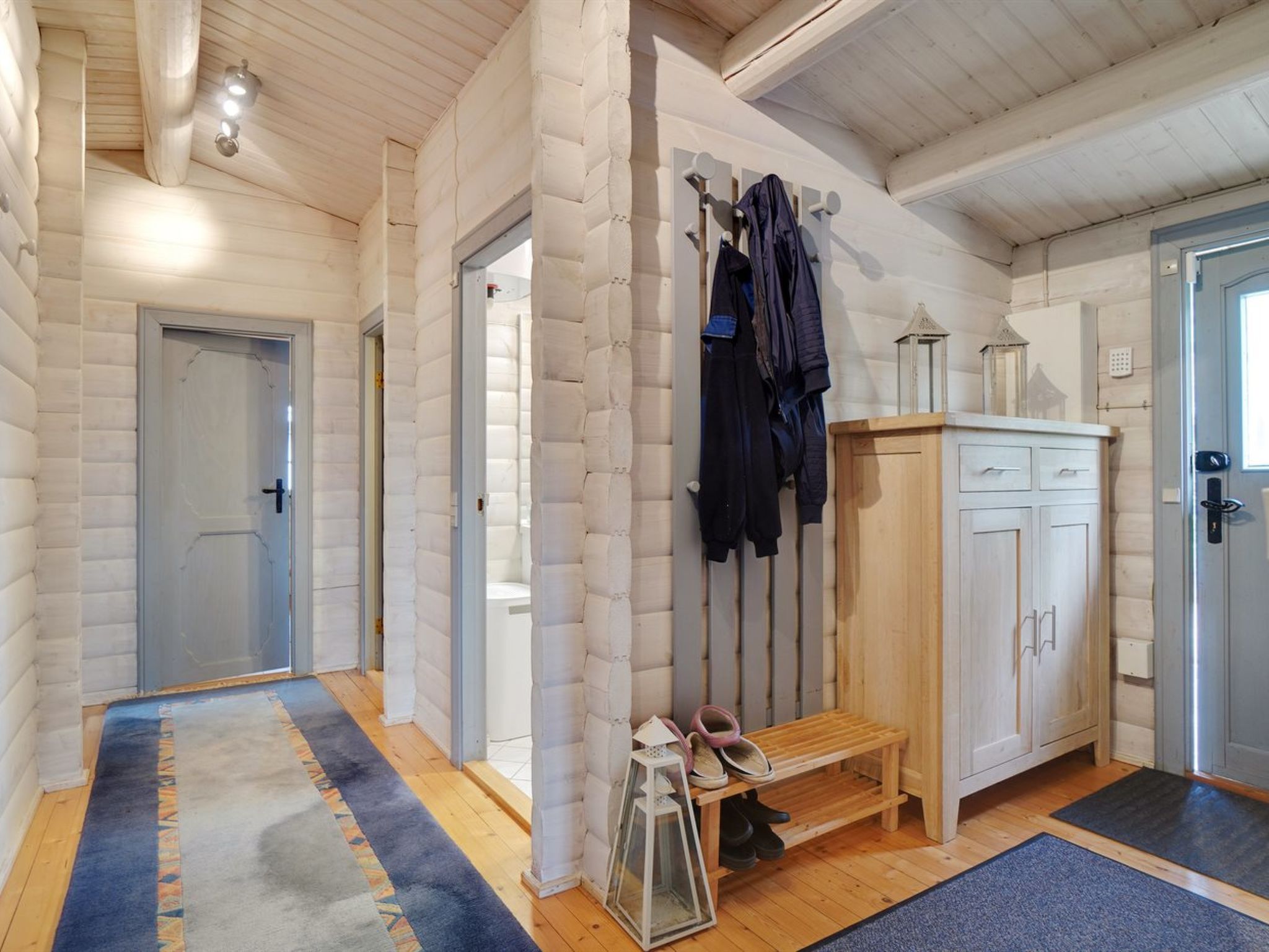 "Till" - 1.6km from the sea - Binnen