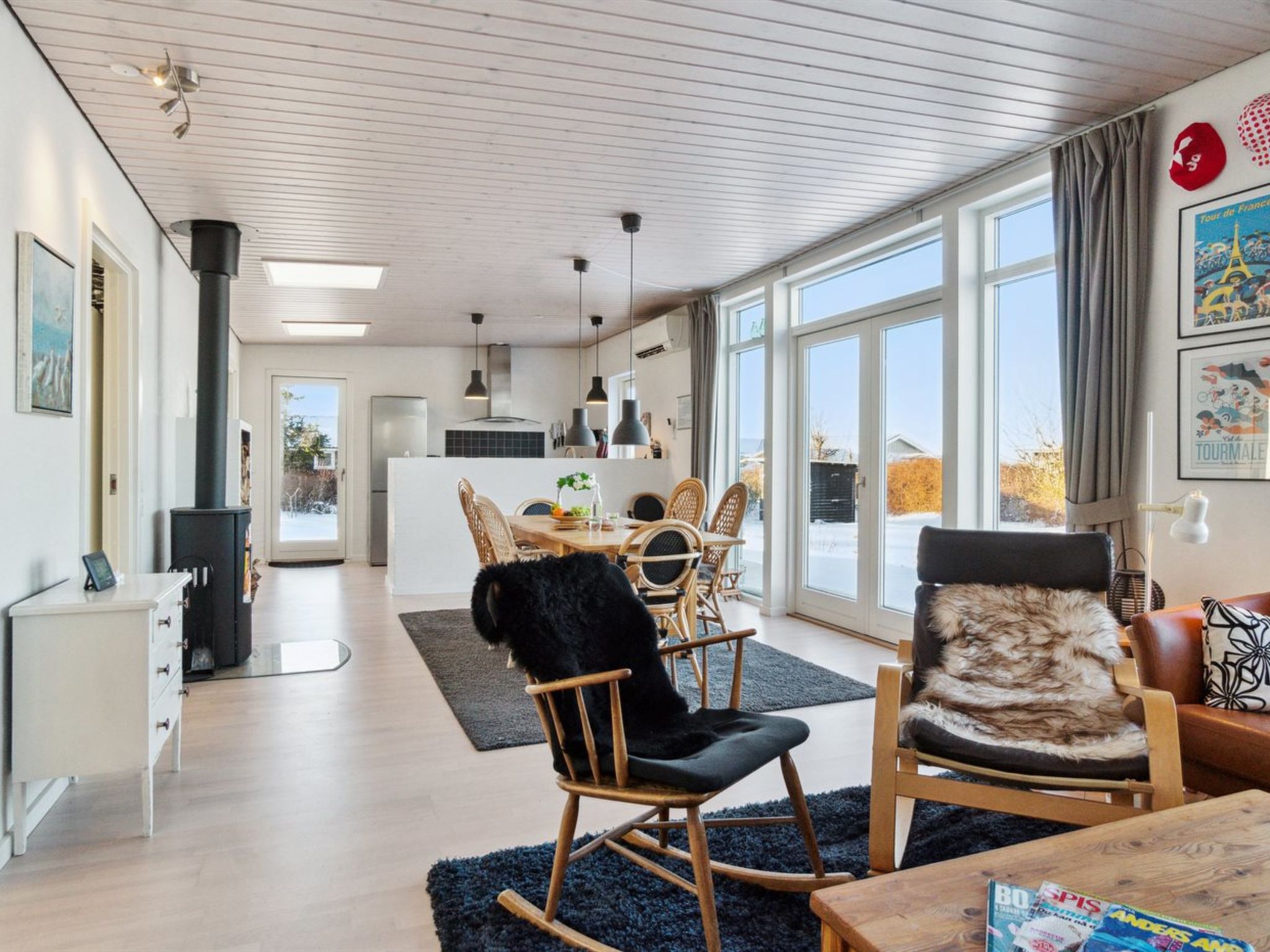 "Els" - 1.8km from the sea-Inside