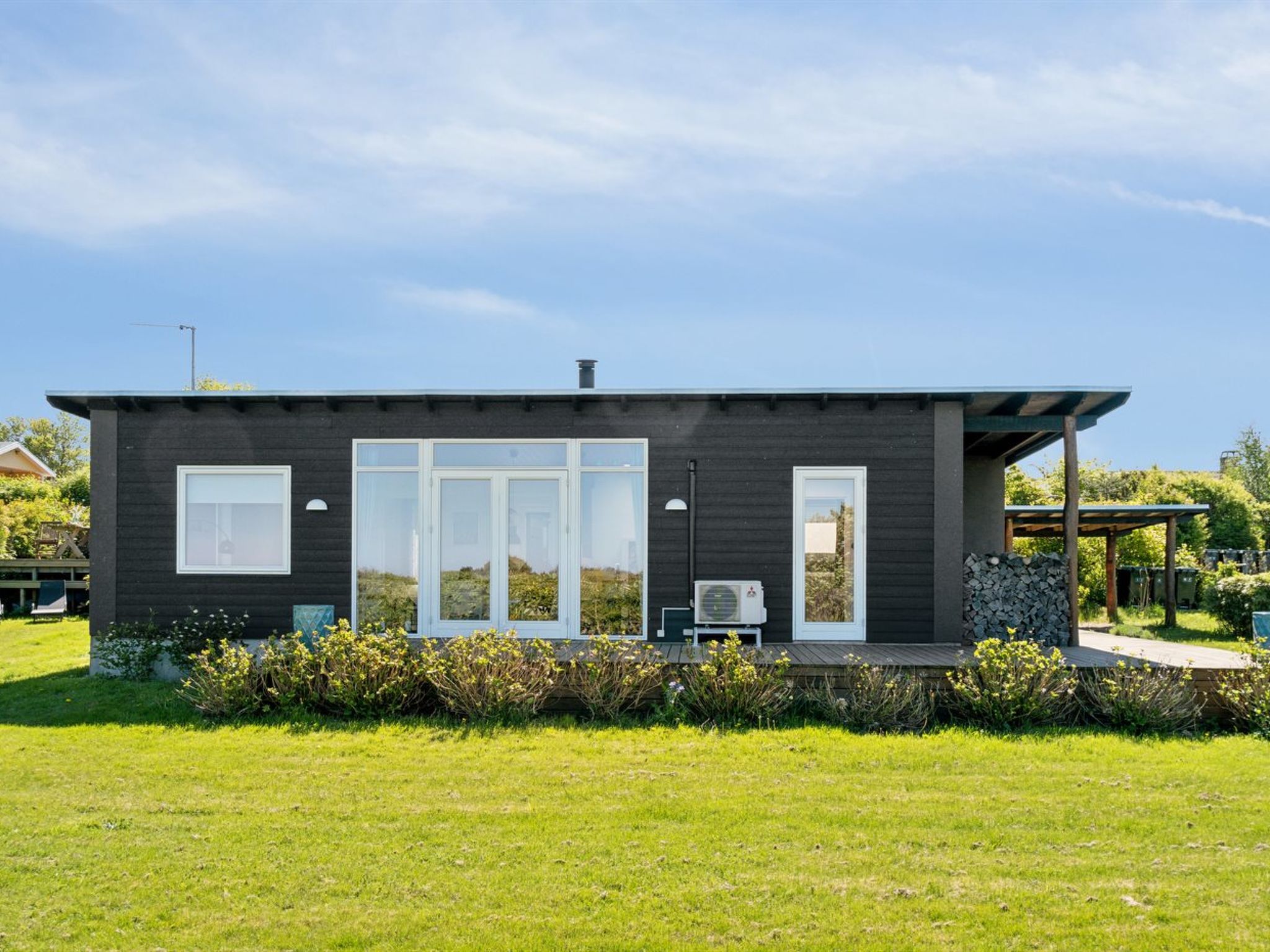 "Els" - 1.8km from the sea-Outside