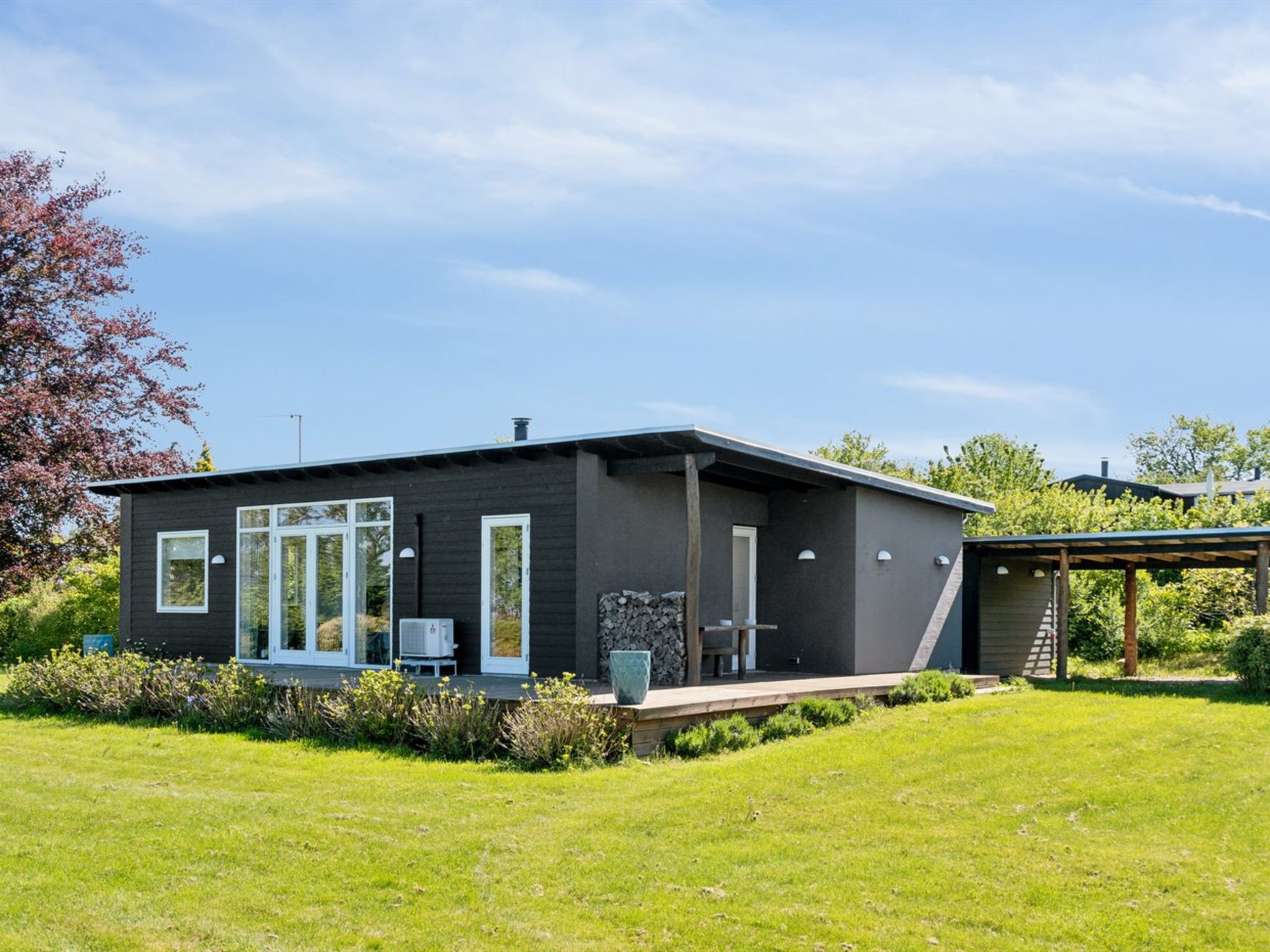 "Els" - 1.8km from the sea-Outside