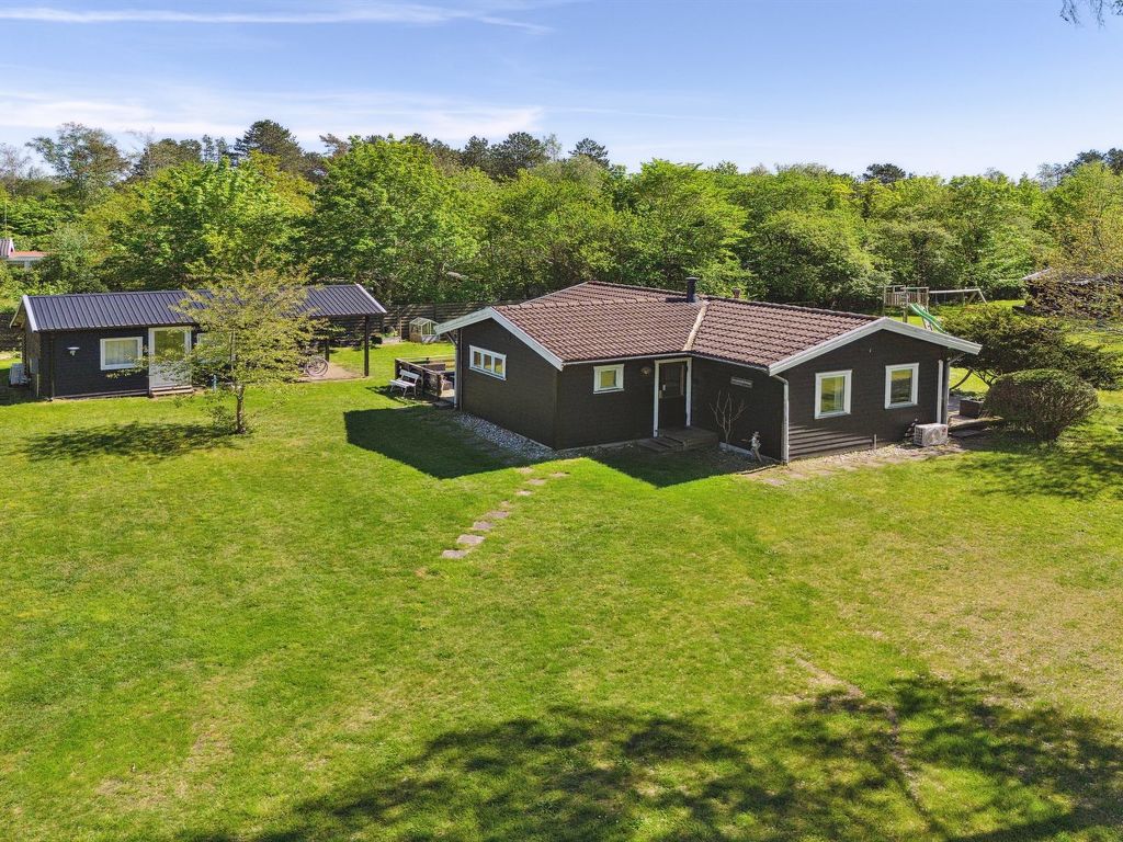 'Janna' - 1.4km from the sea