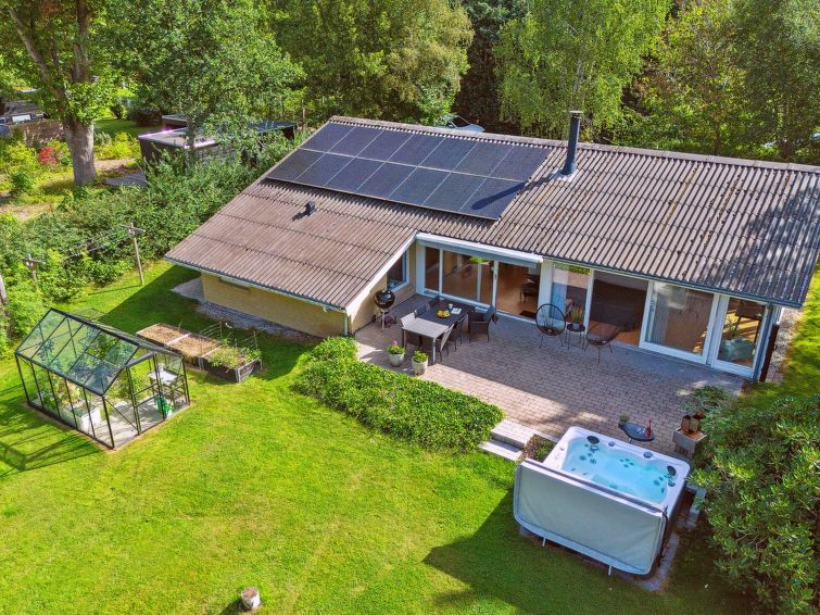 6-persoons vakantiehuis in Vig met whirlpool en open haard in Vig