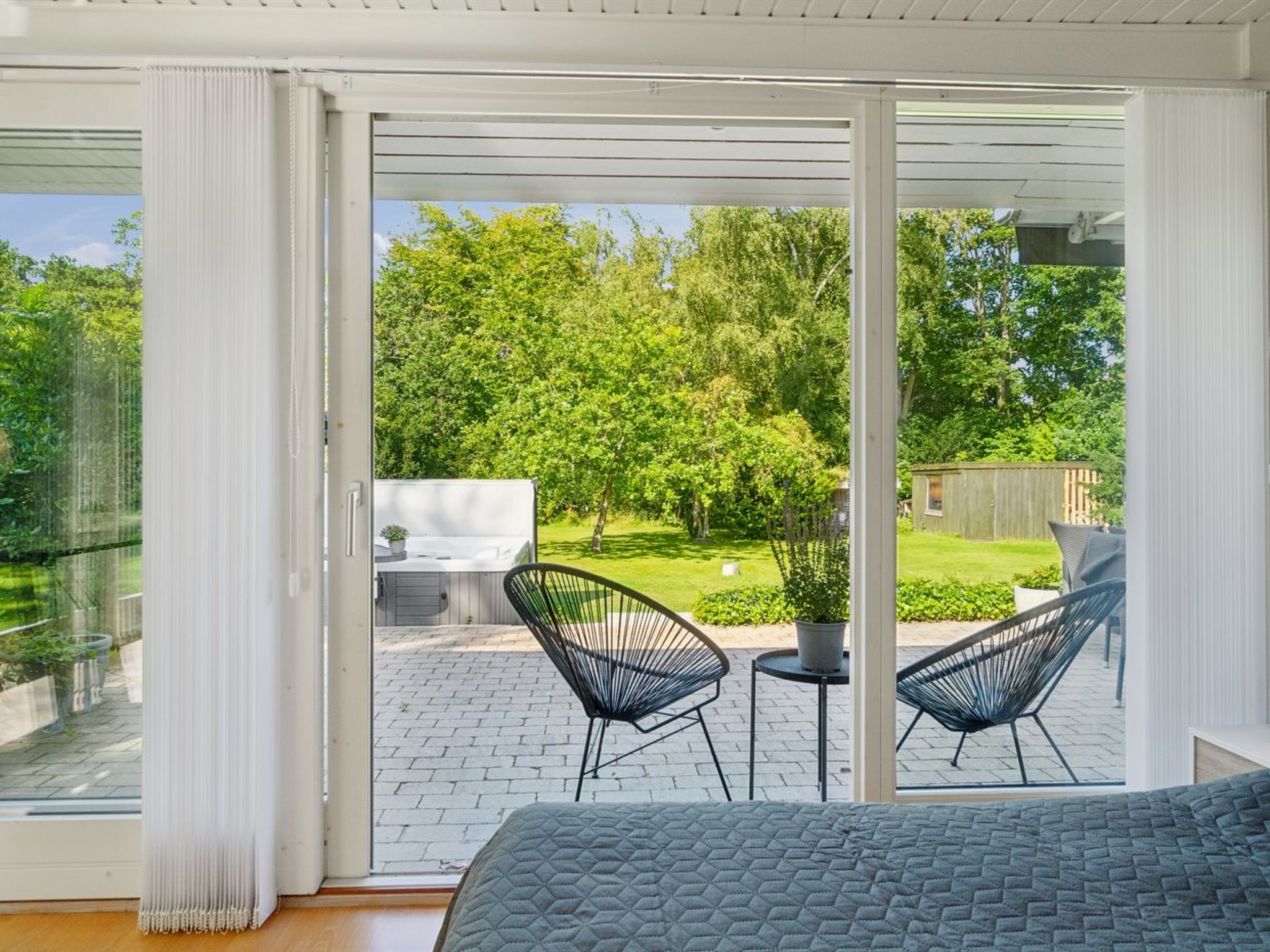 "Hjalmine" - 1.5km from the sea - Binnen