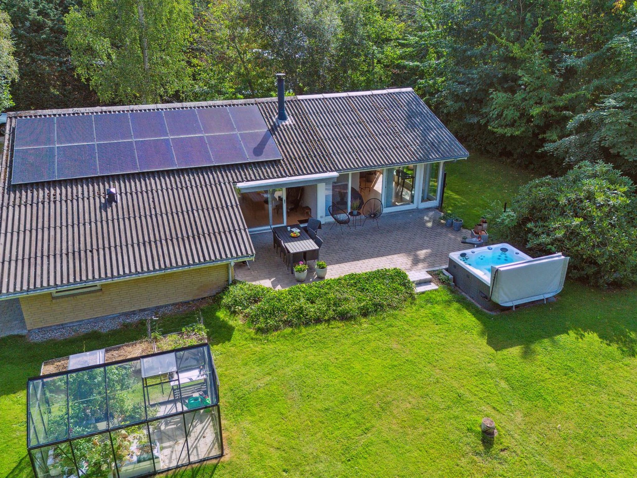 "Hjalmine" - 1.5km from the sea - Buiten