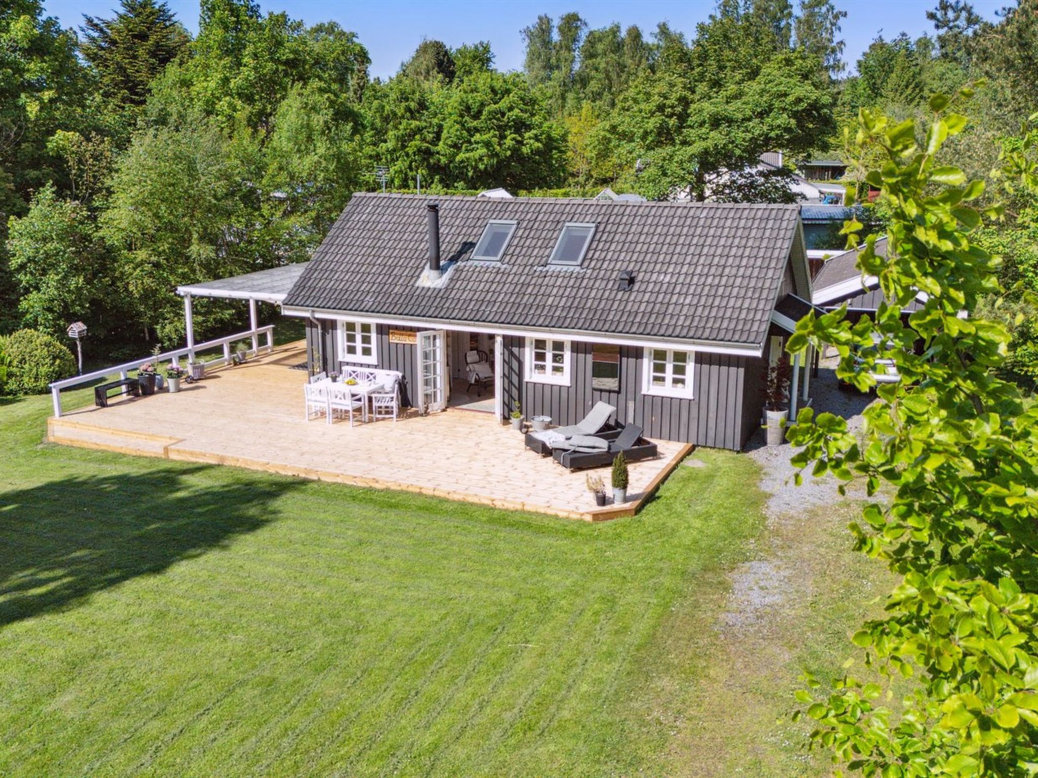 "Veljan" - 1.2km from the sea - Buiten