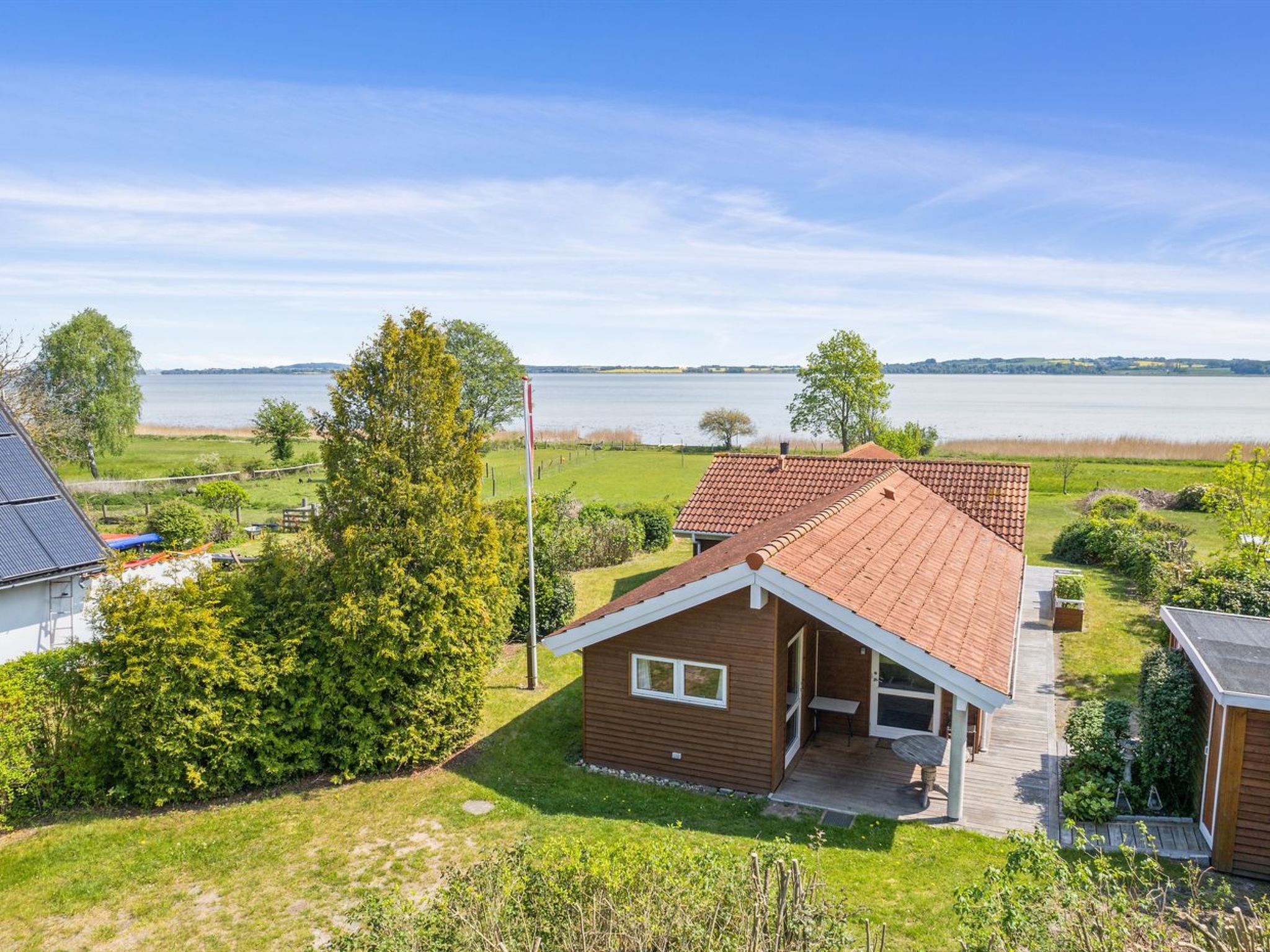 "Brunman" - 10m to the fjord-Buiten