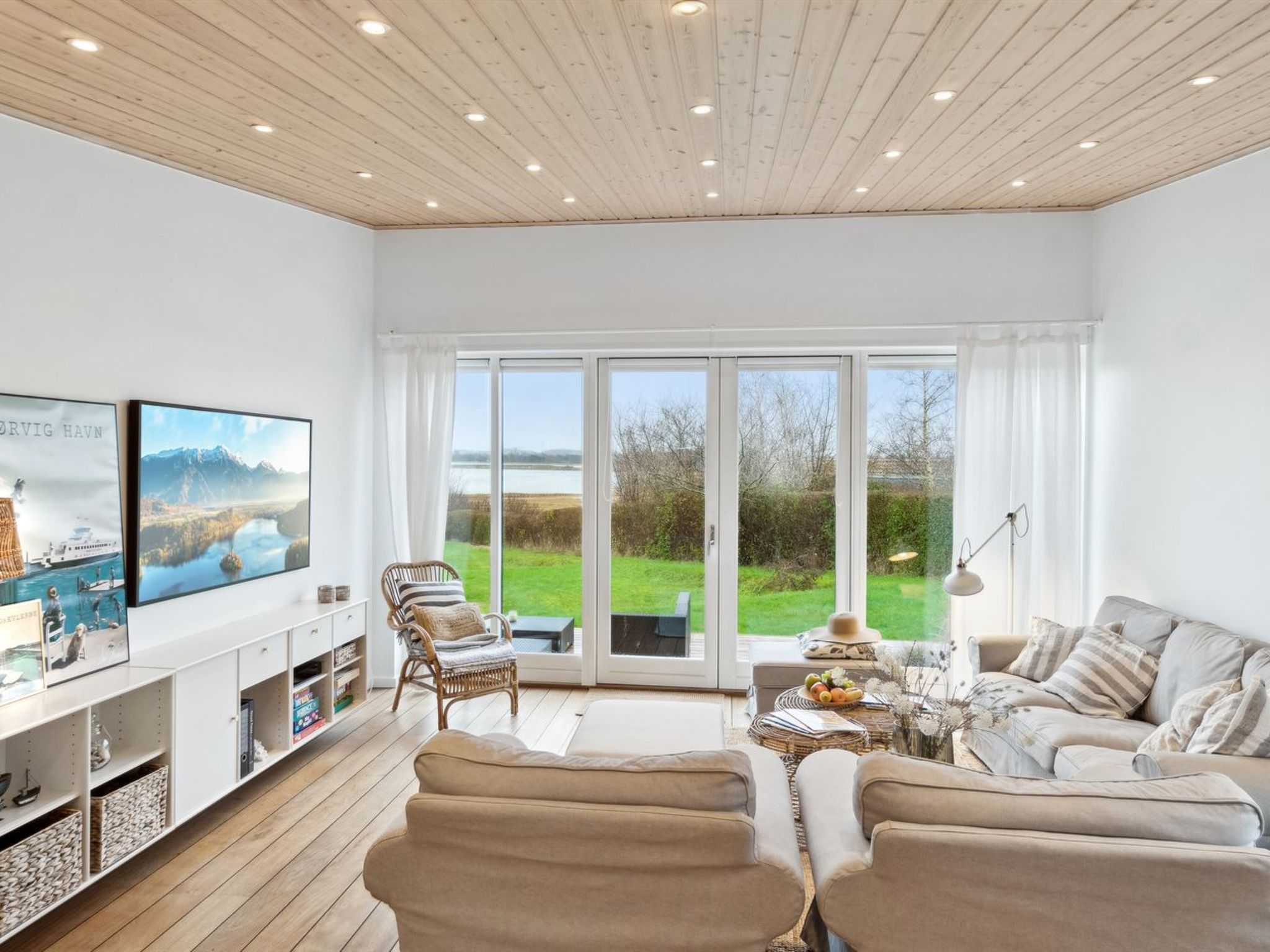 "Eero" - 175m to the fjord-Binnen