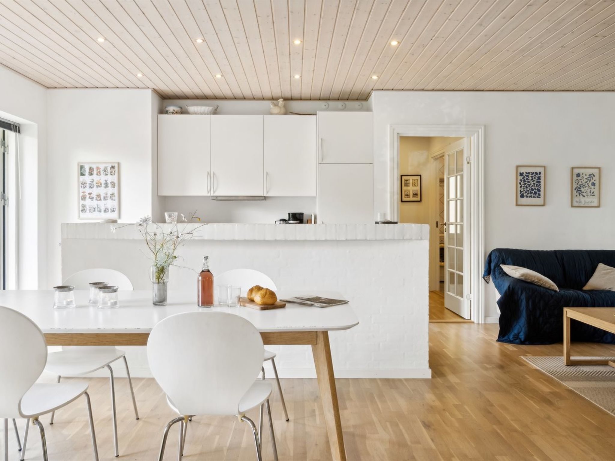 "Pietari" - 1.2km from the sea - Inside