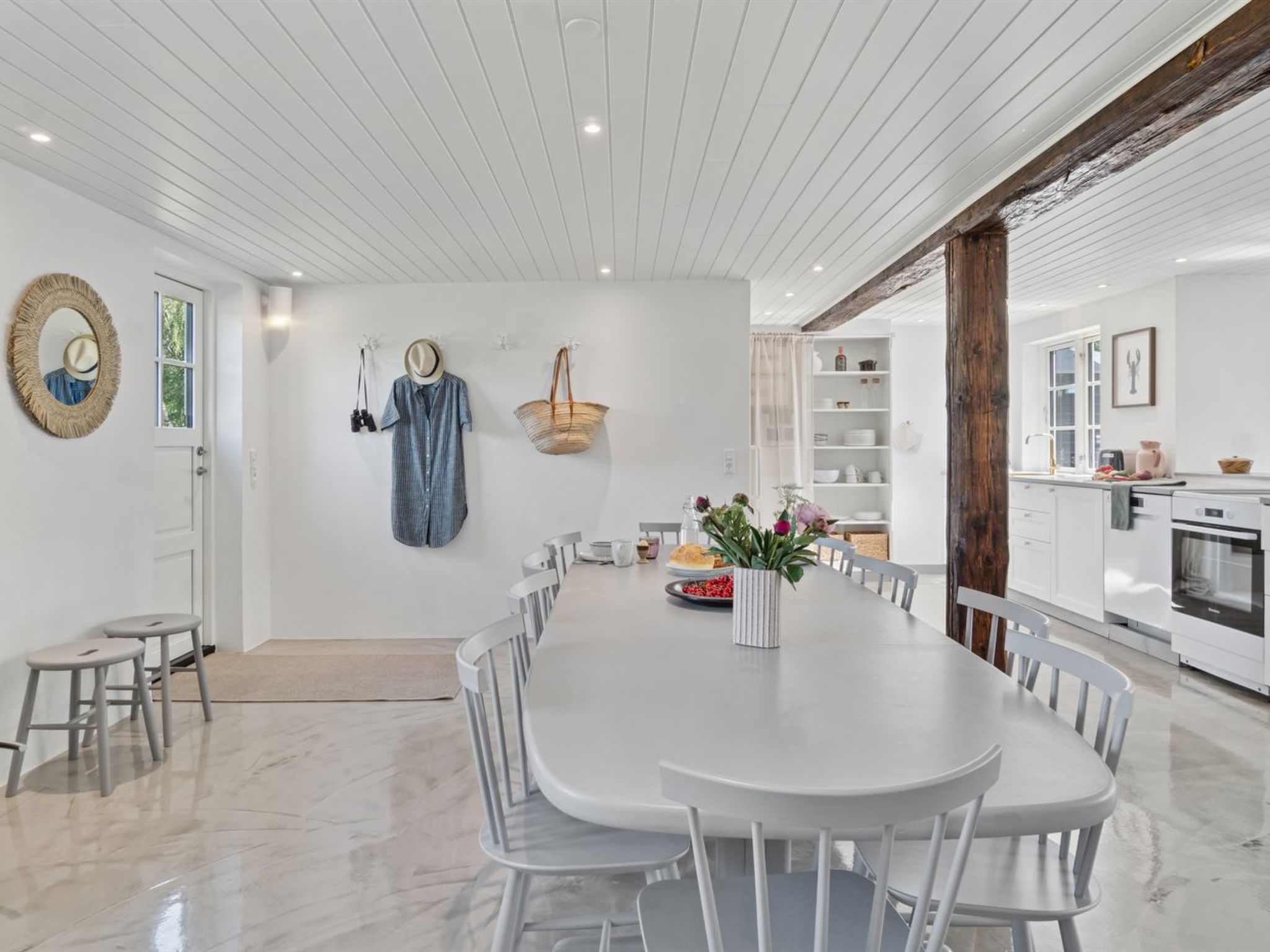 "Thrym" - 2.5km from the sea-Binnen