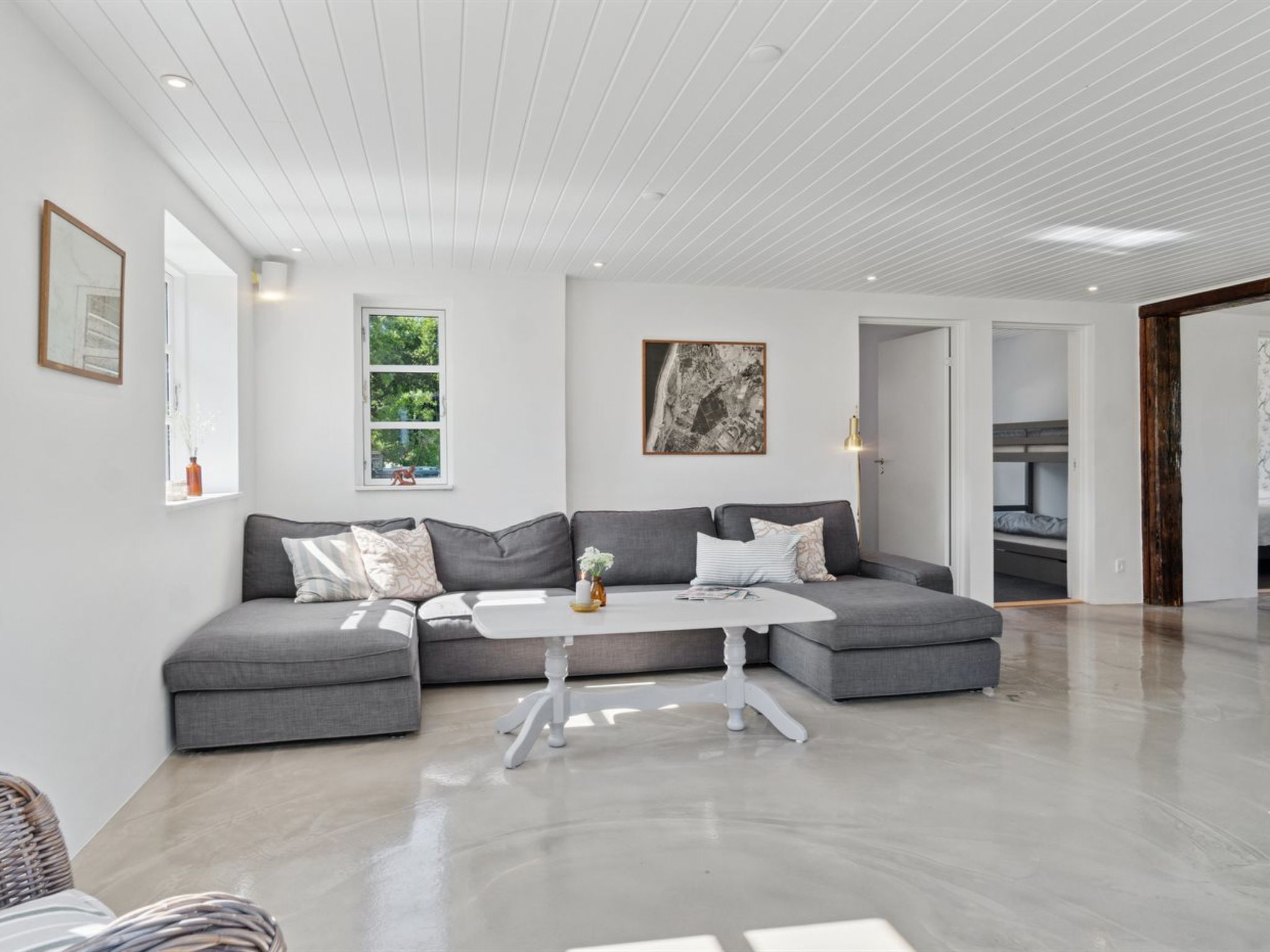 "Thrym" - 2.5km from the sea - Binnen