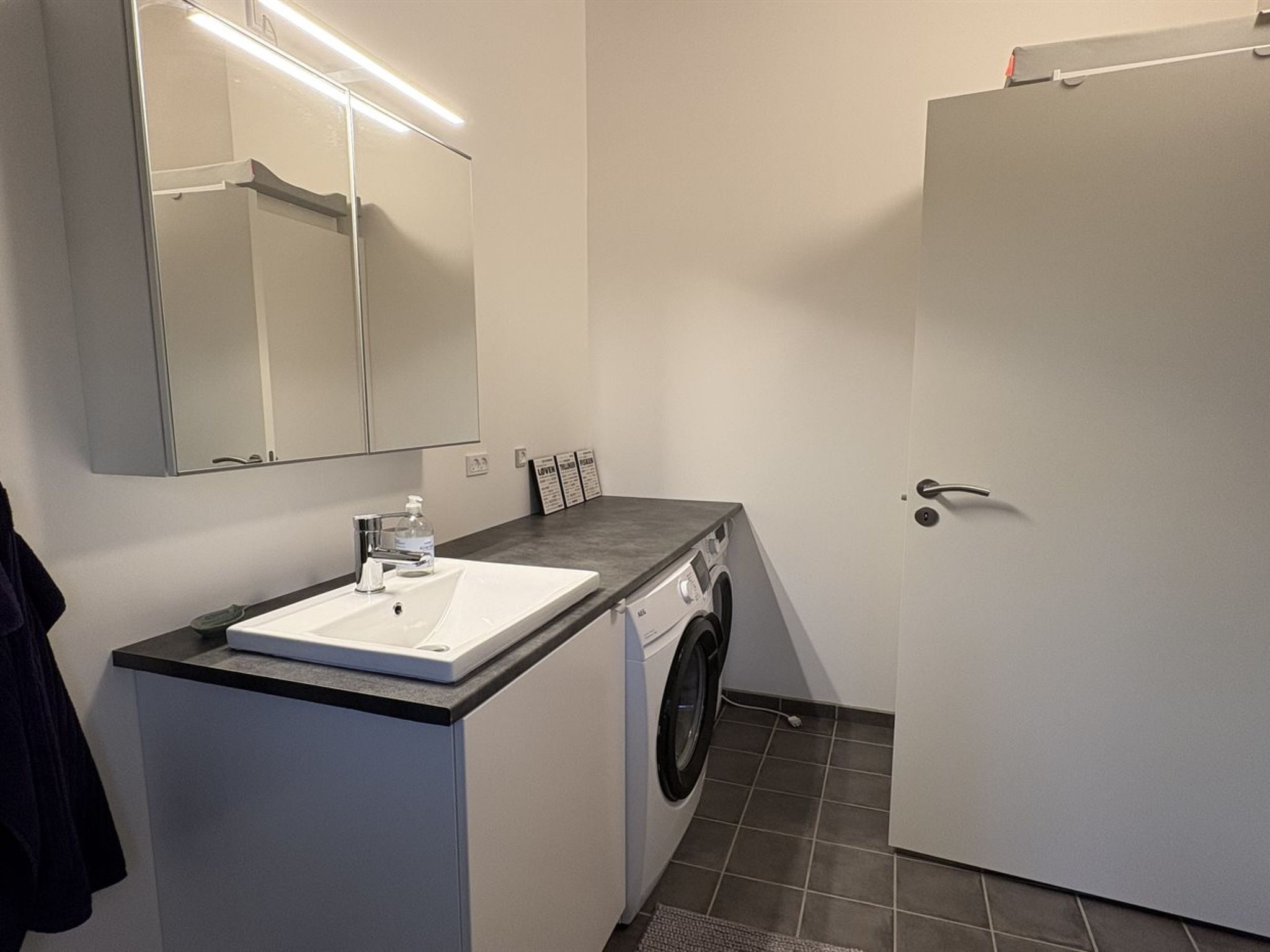 "Amitola" - 800m from the sea-Binnen