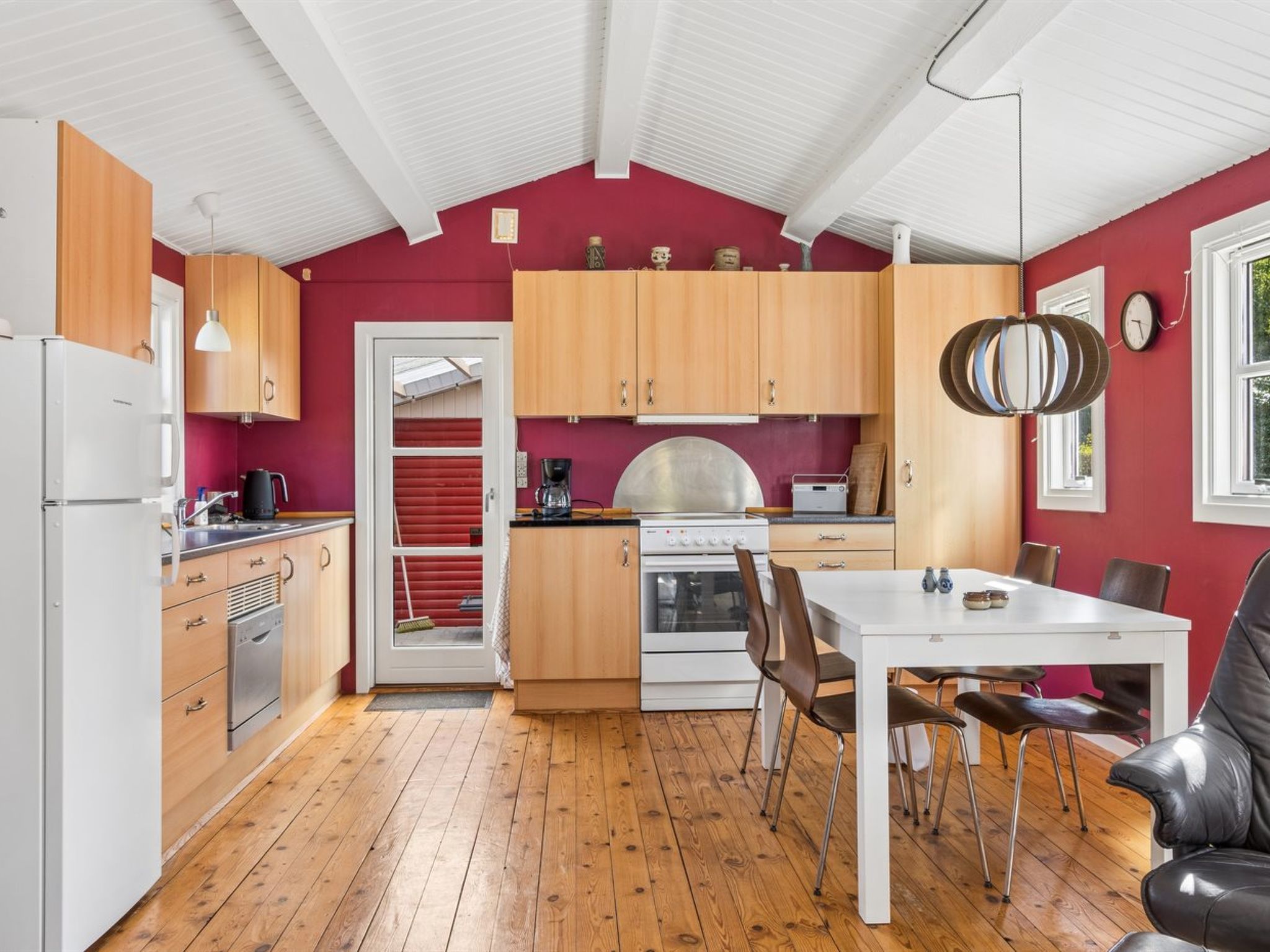"Swea" - 2.5km from the sea