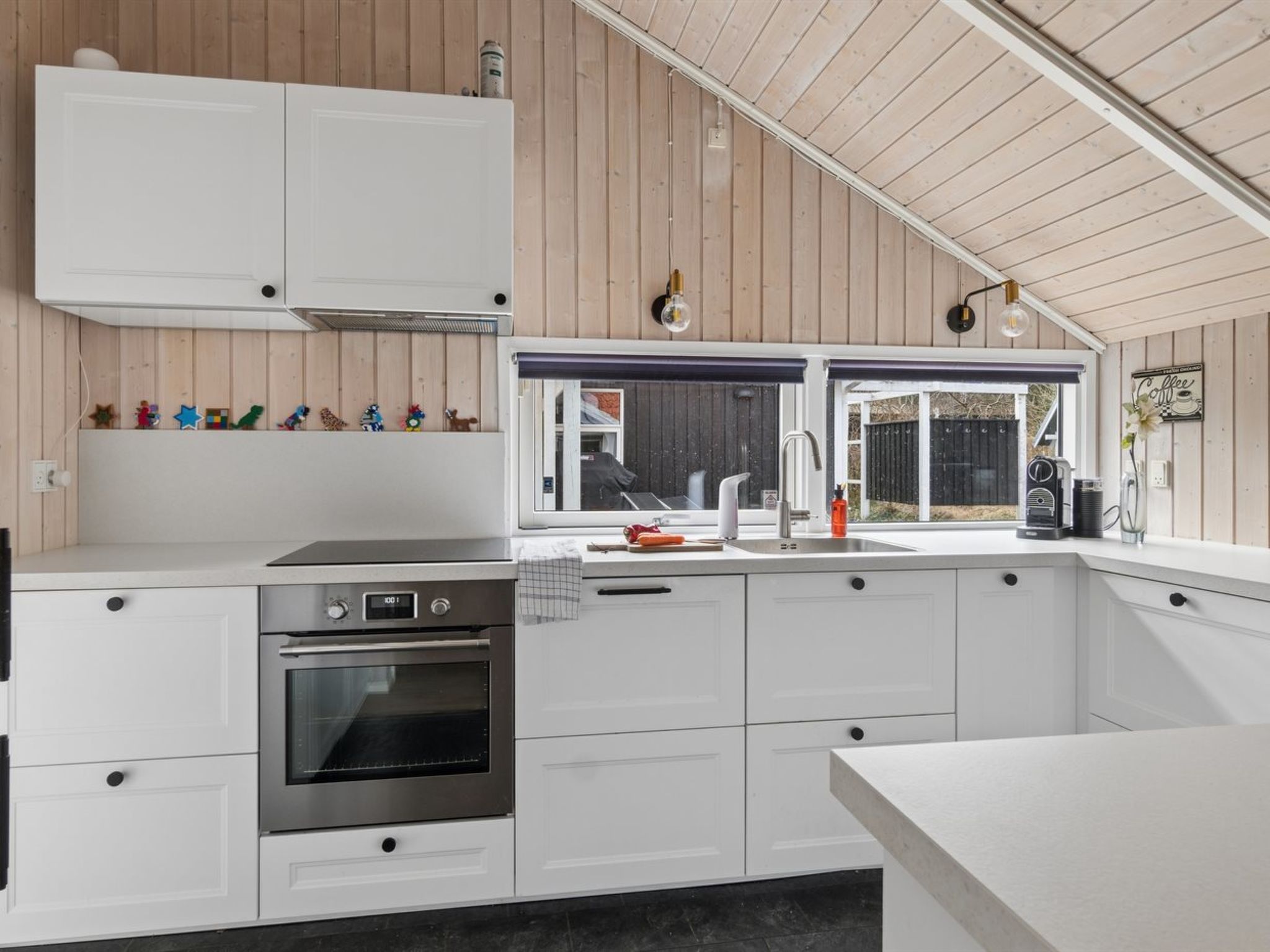"Saija" - 2.1km from the sea - Binnen