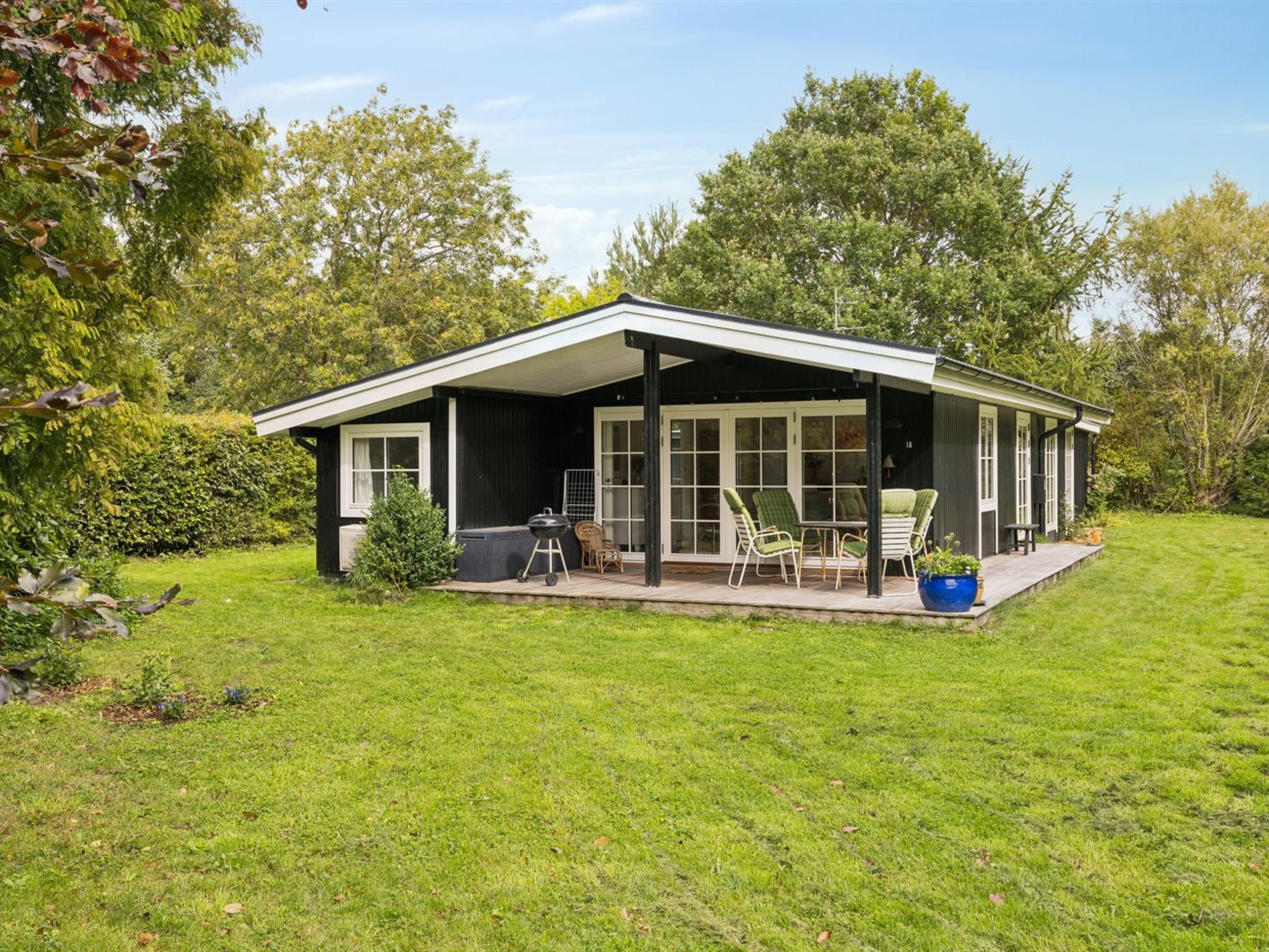 "Brynja" - 2.5km from the sea