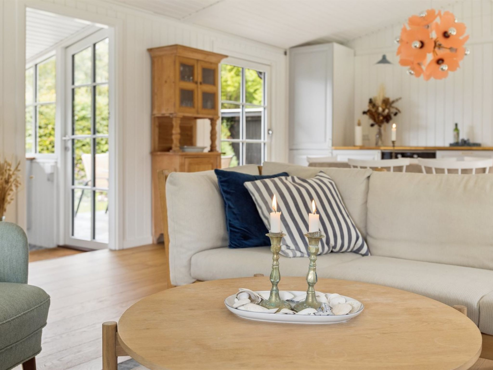 "Brynja" - 2.5km from the sea - Binnen